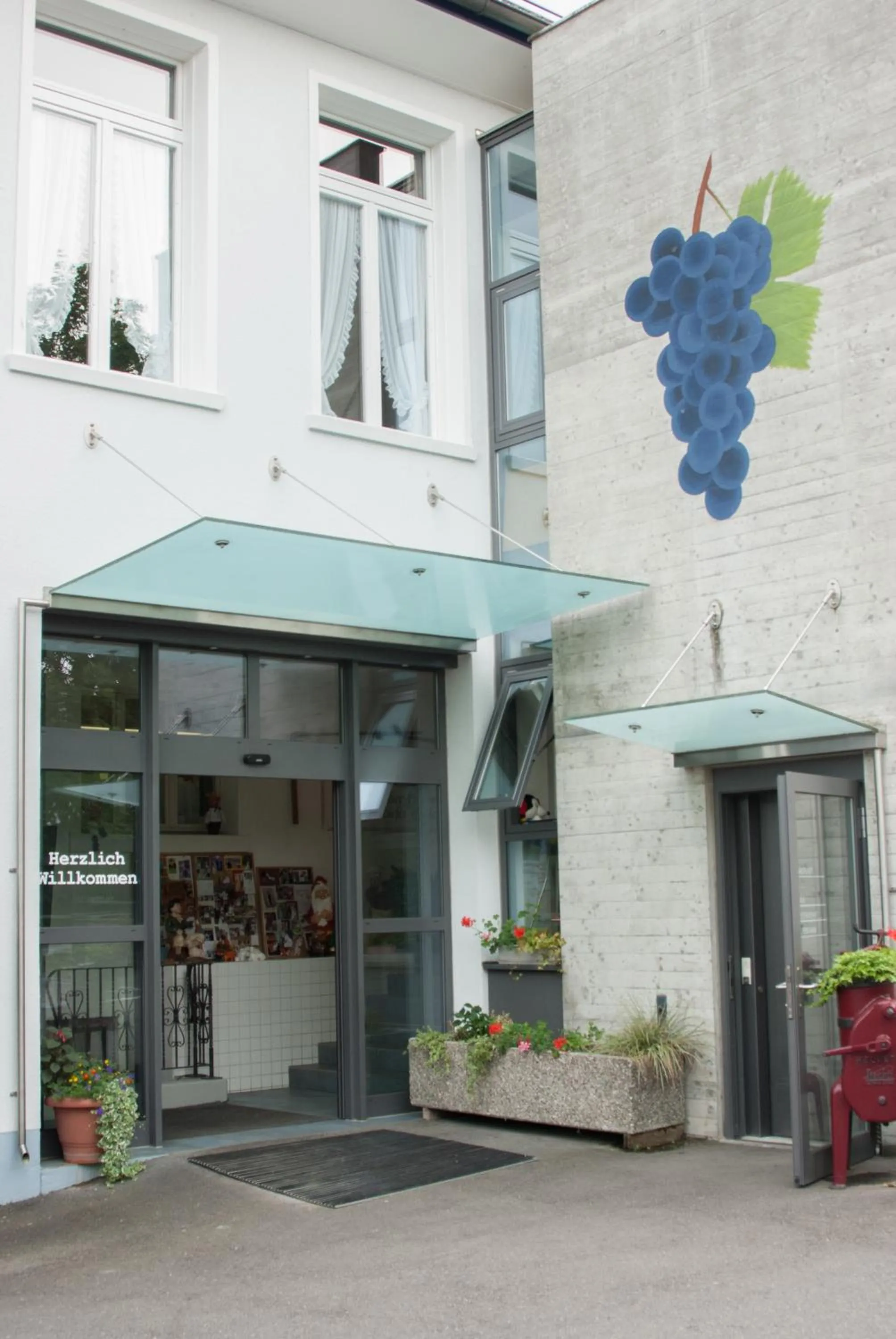 Facade/entrance in Speiserestaurant Traube