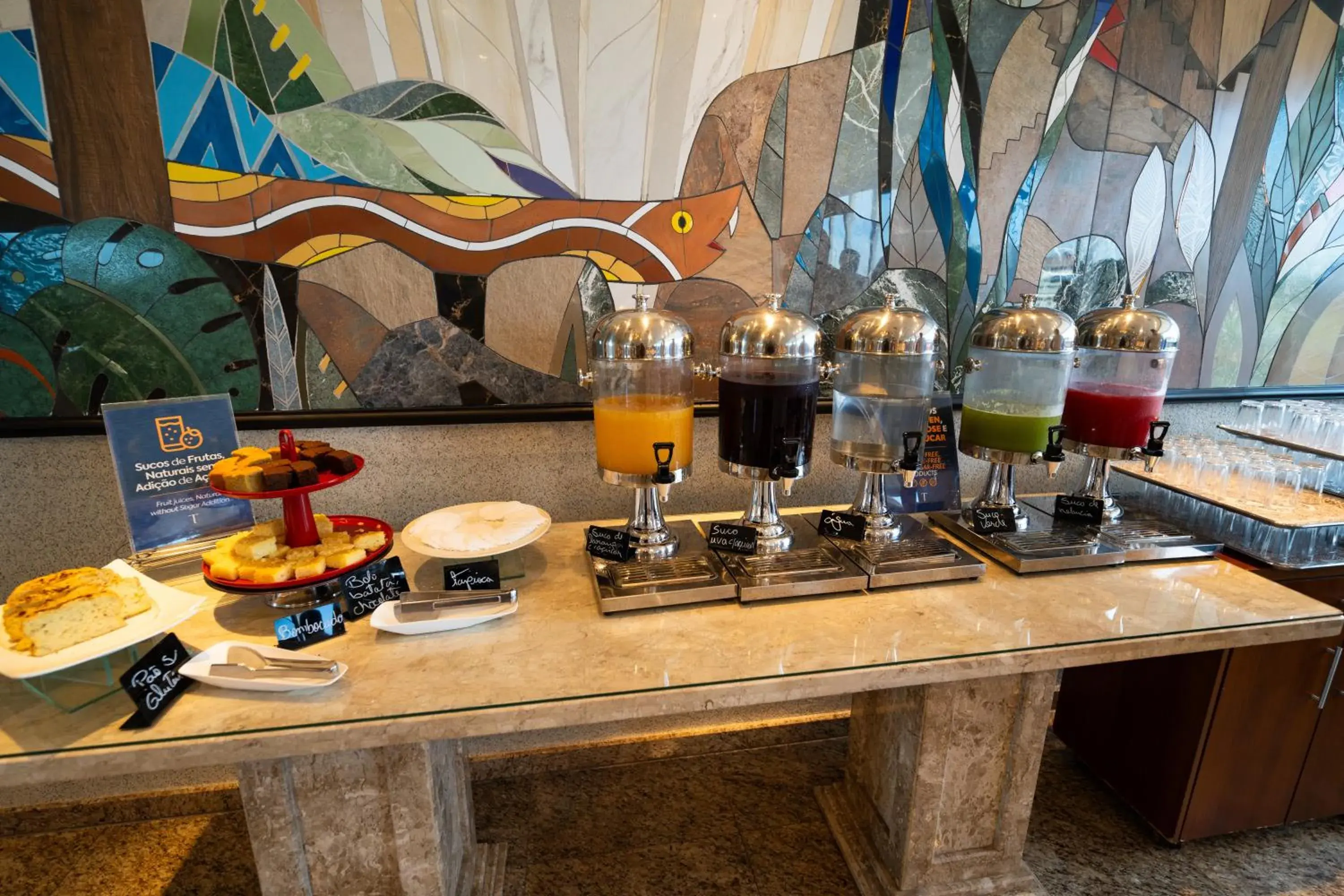 Breakfast in Tarobá Hotel Breakfast in Tarobá Hotel