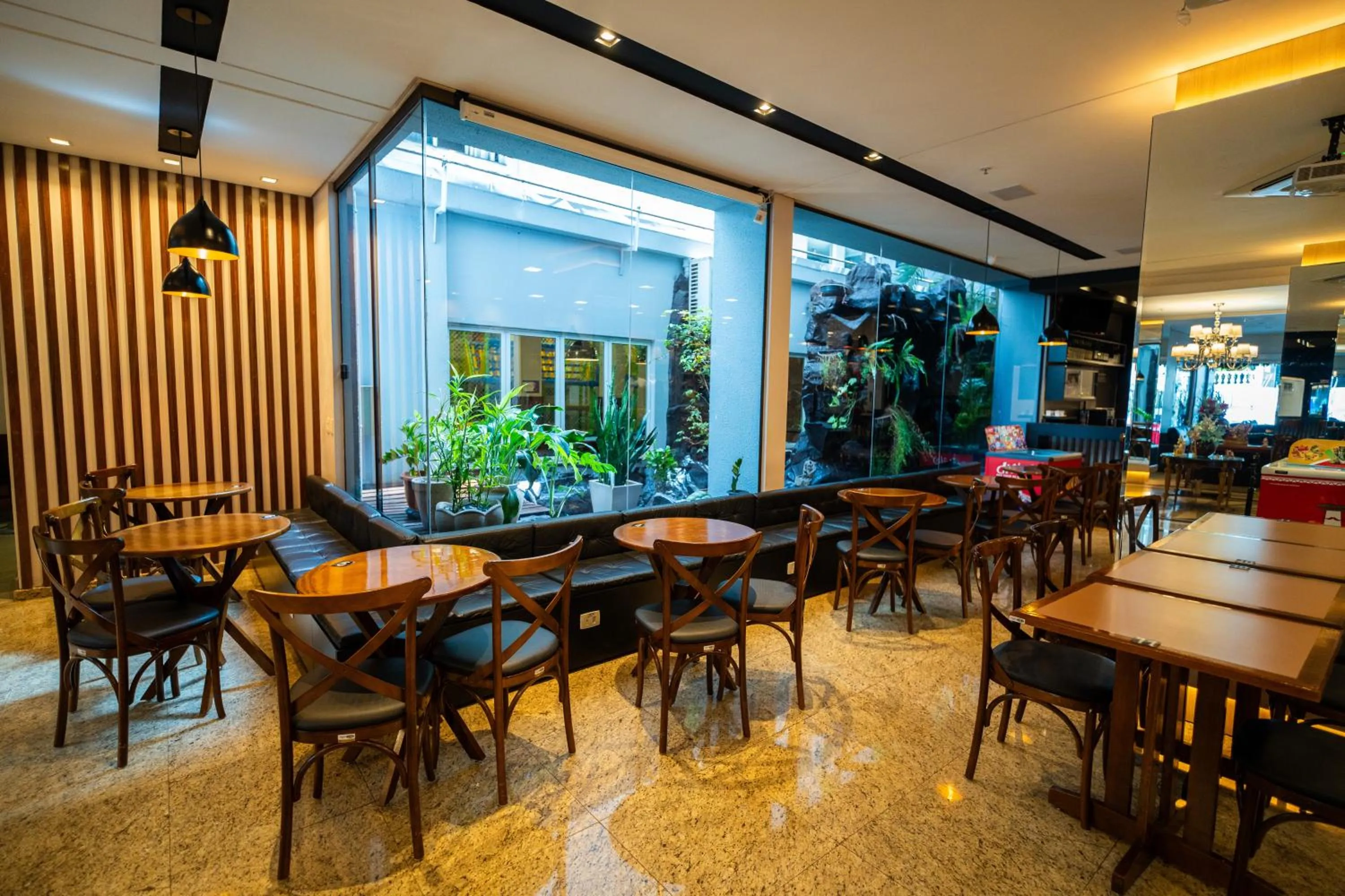 Restaurant/places to eat in Tarobá Hotel