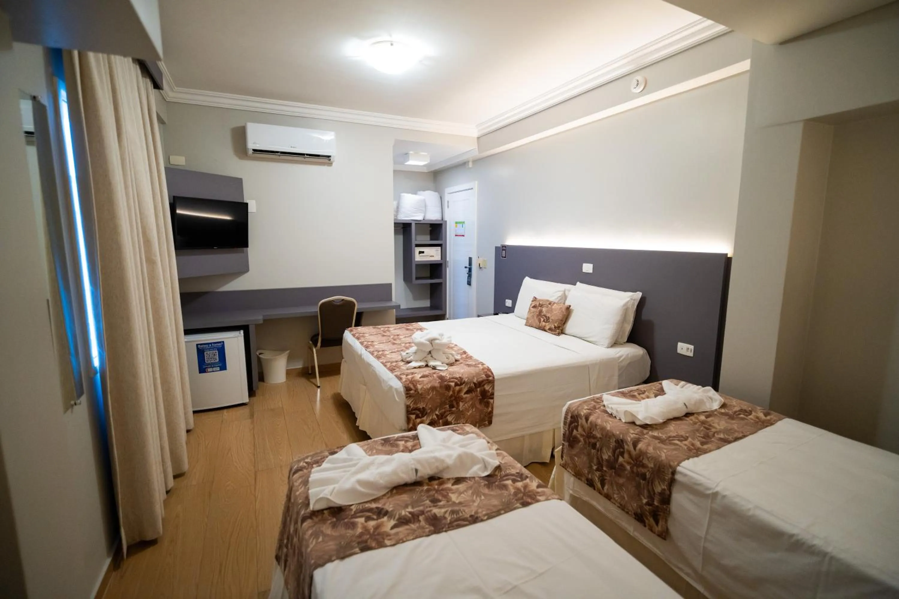 Bed in Tarobá Hotel