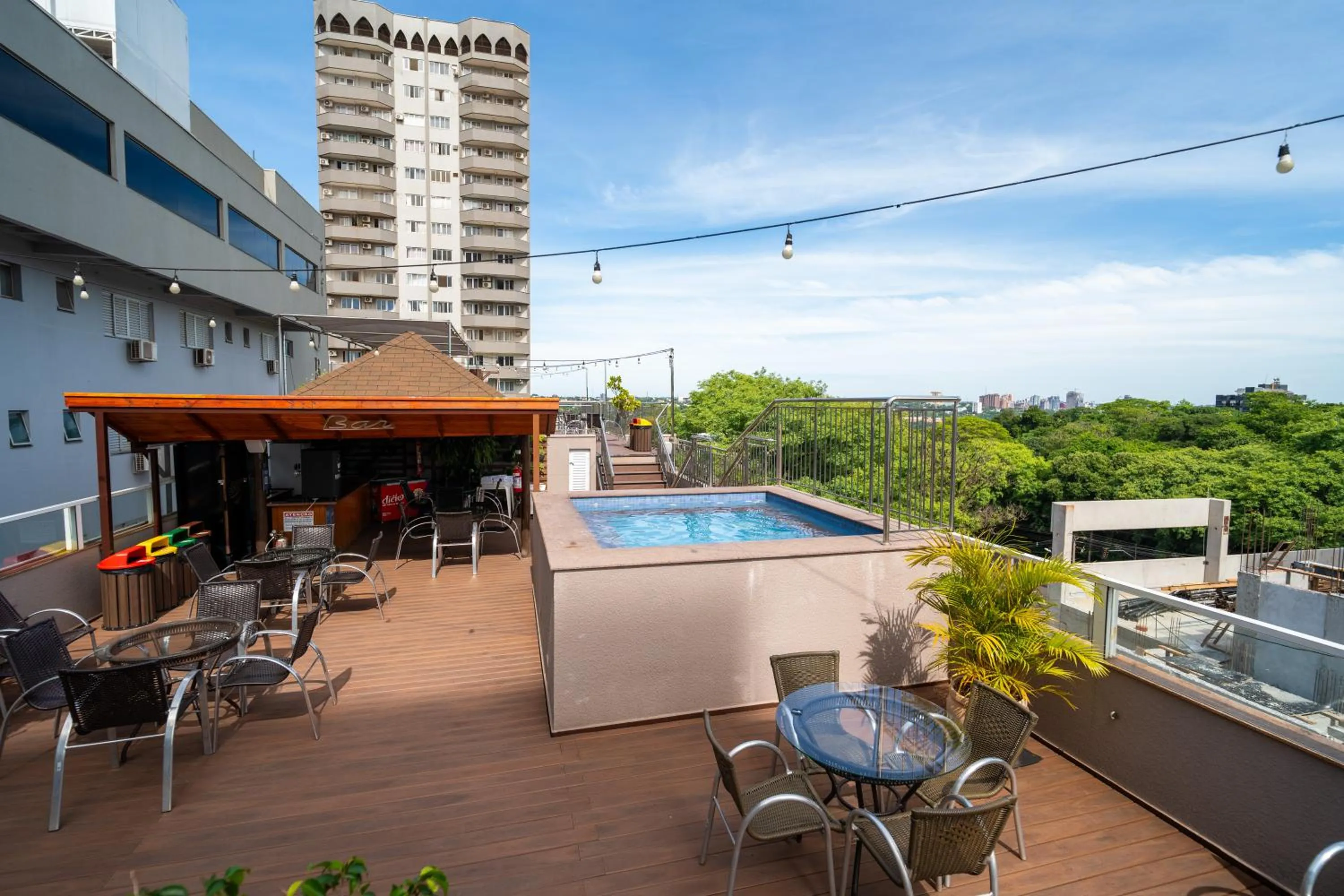 Swimming pool in Tarobá Hotel