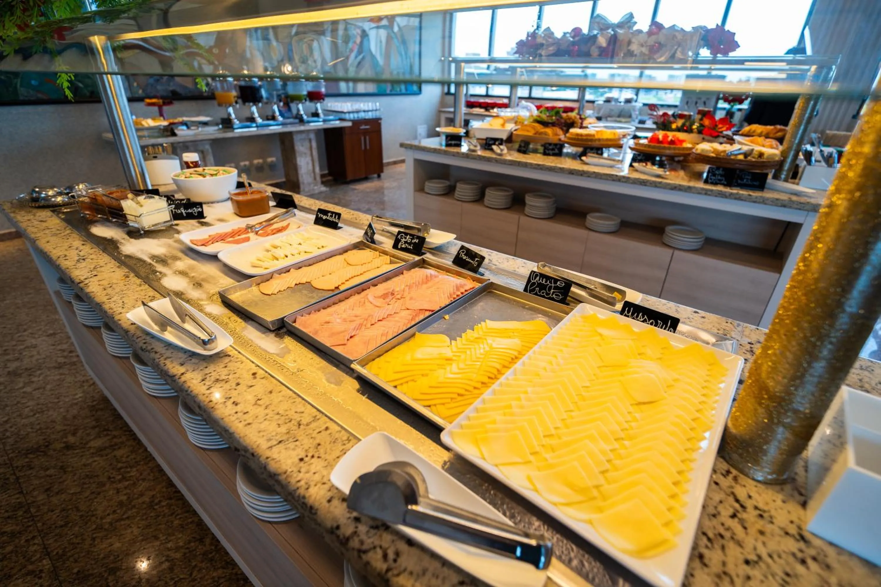 Breakfast in Tarobá Hotel