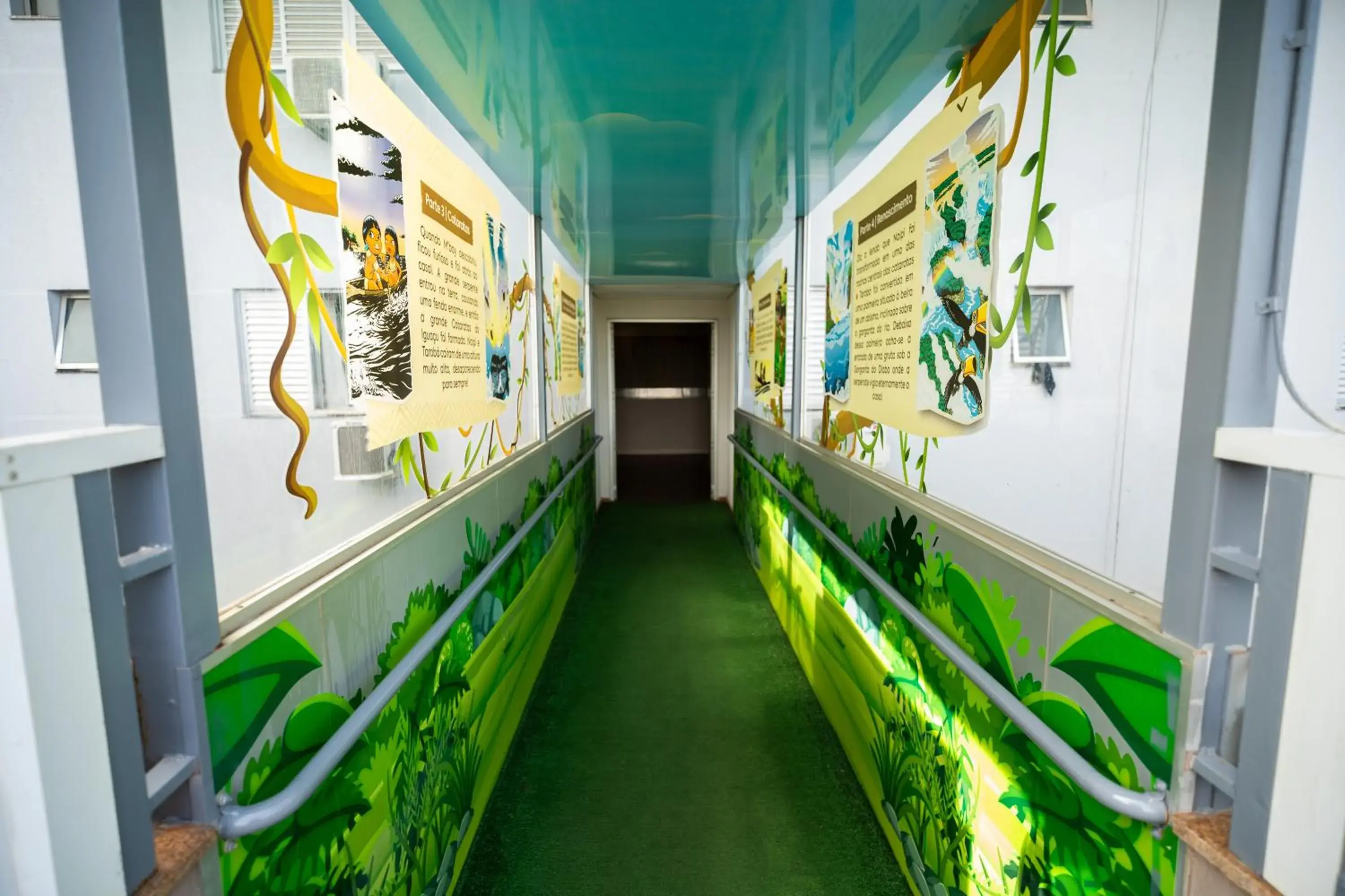 Swimming pool in Tarobá Hotel Swimming pool in Tarobá Hotel