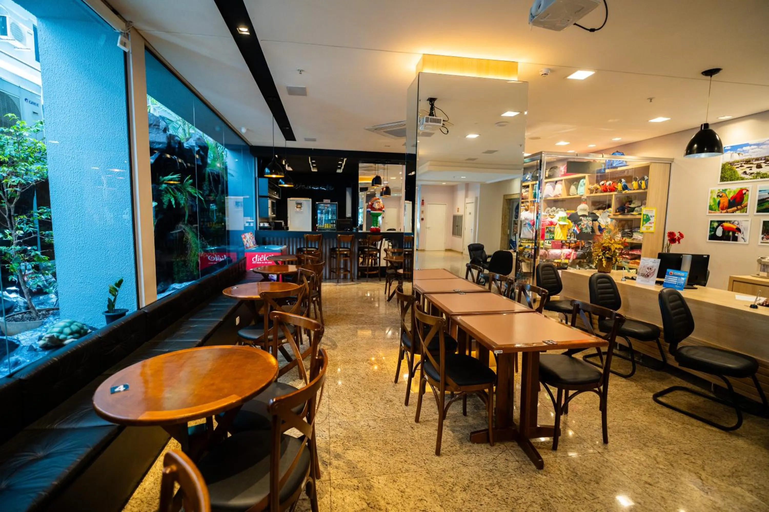 Restaurant/places to eat in Tarobá Hotel