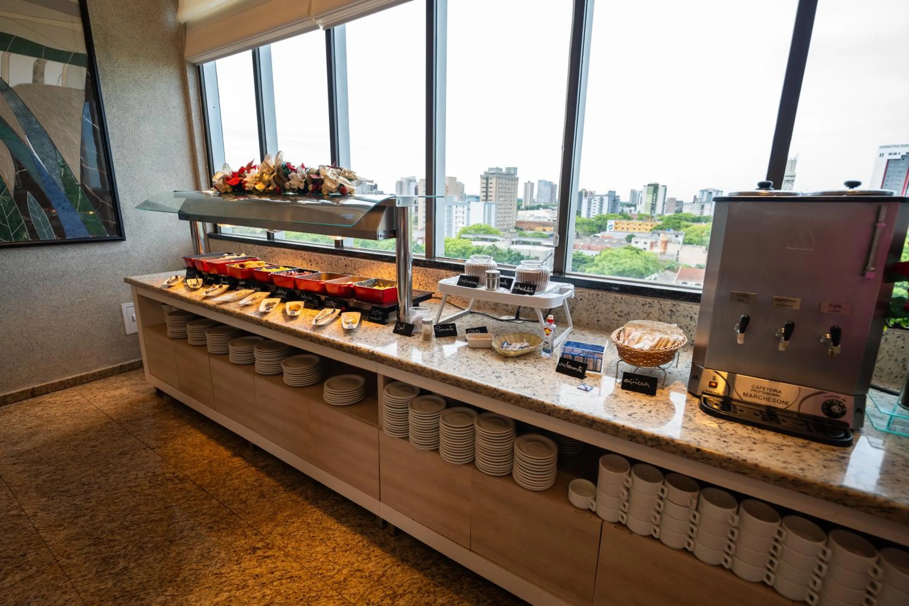 Breakfast in Tarobá Hotel