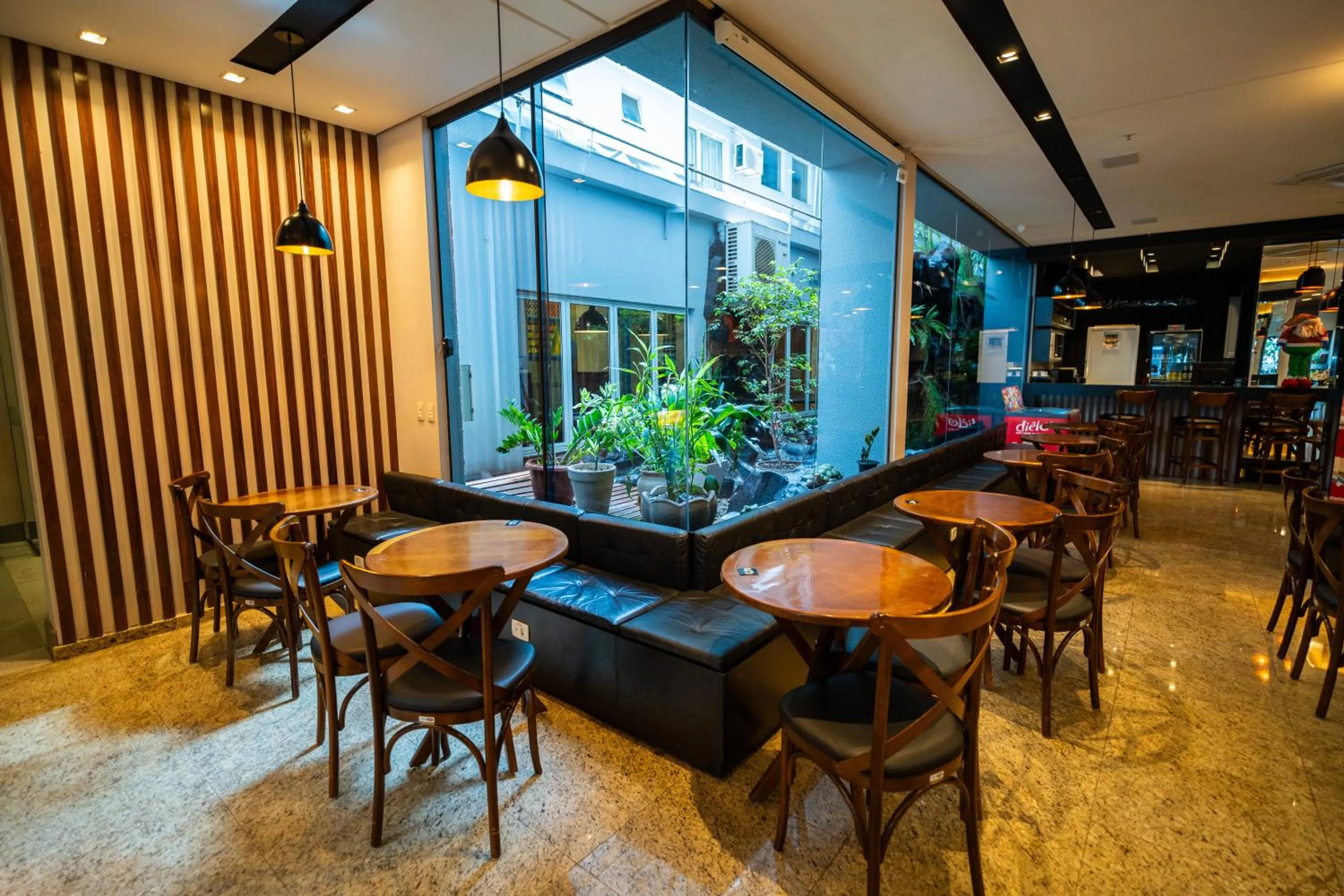 Restaurant/places to eat in Tarobá Hotel