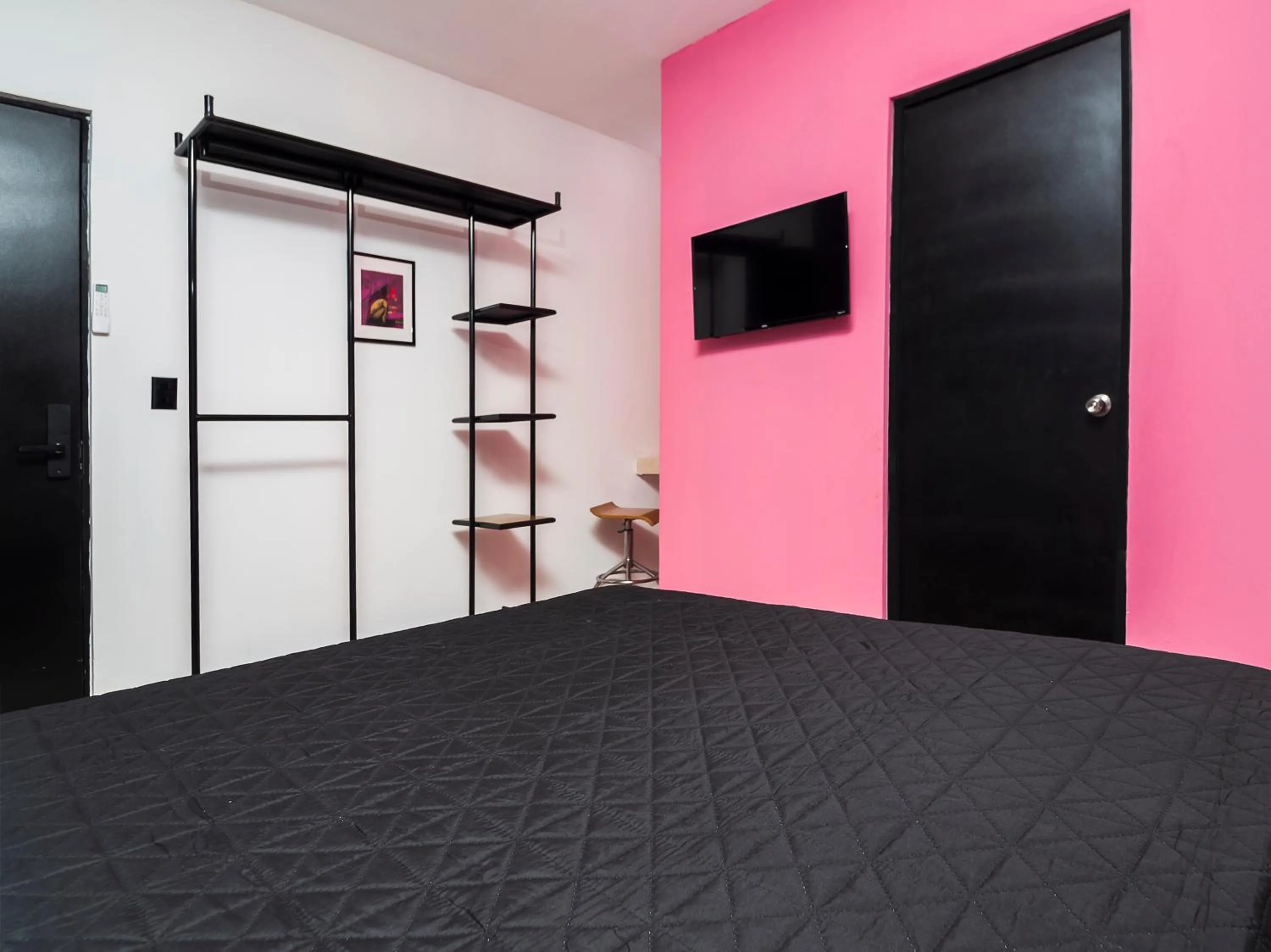 Bedroom, Bed in Adhoc Cintermex