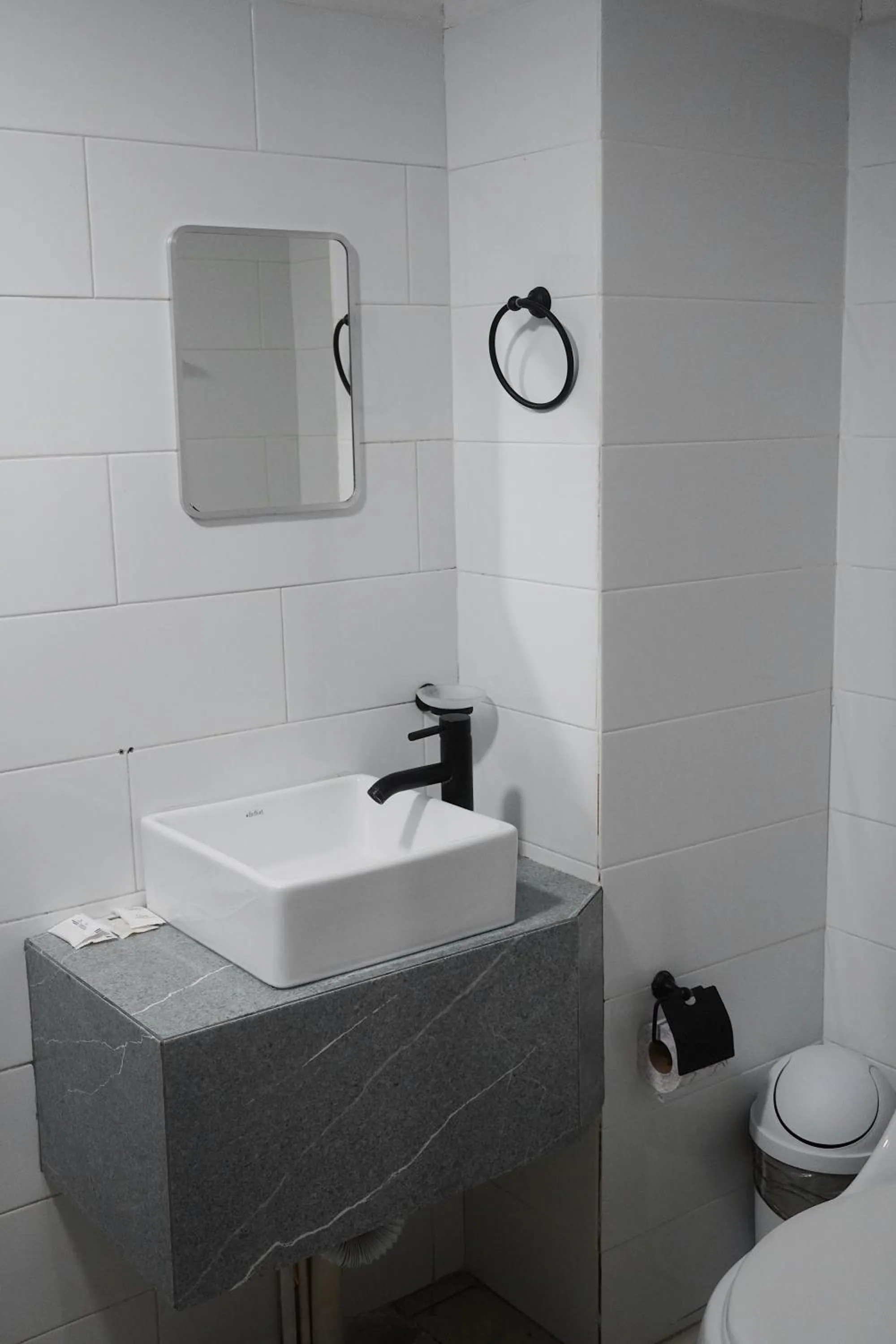 Bathroom in Adhoc Cintermex