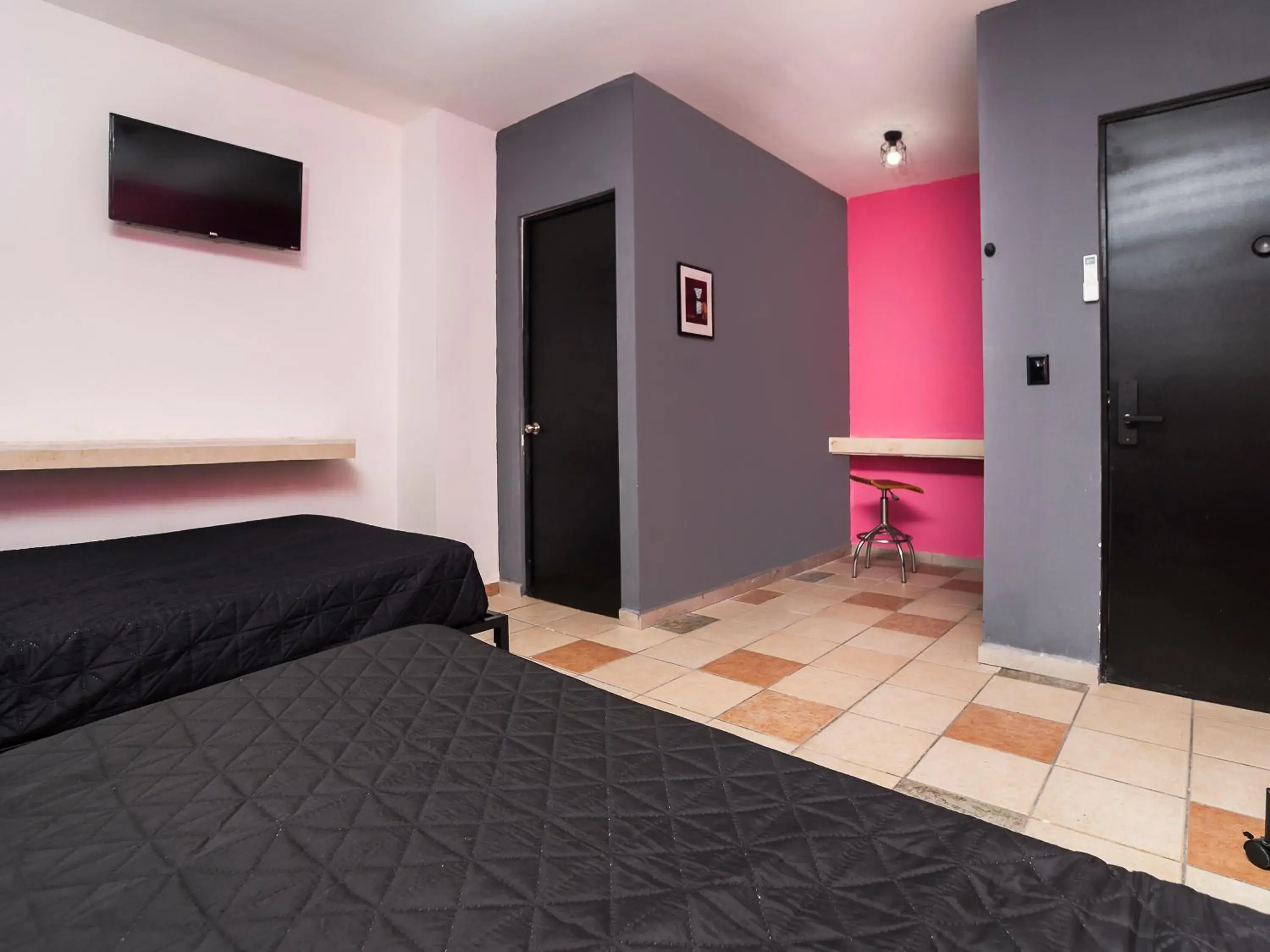 Bedroom, Bed in Adhoc Cintermex Bedroom, Bed in Adhoc Cintermex