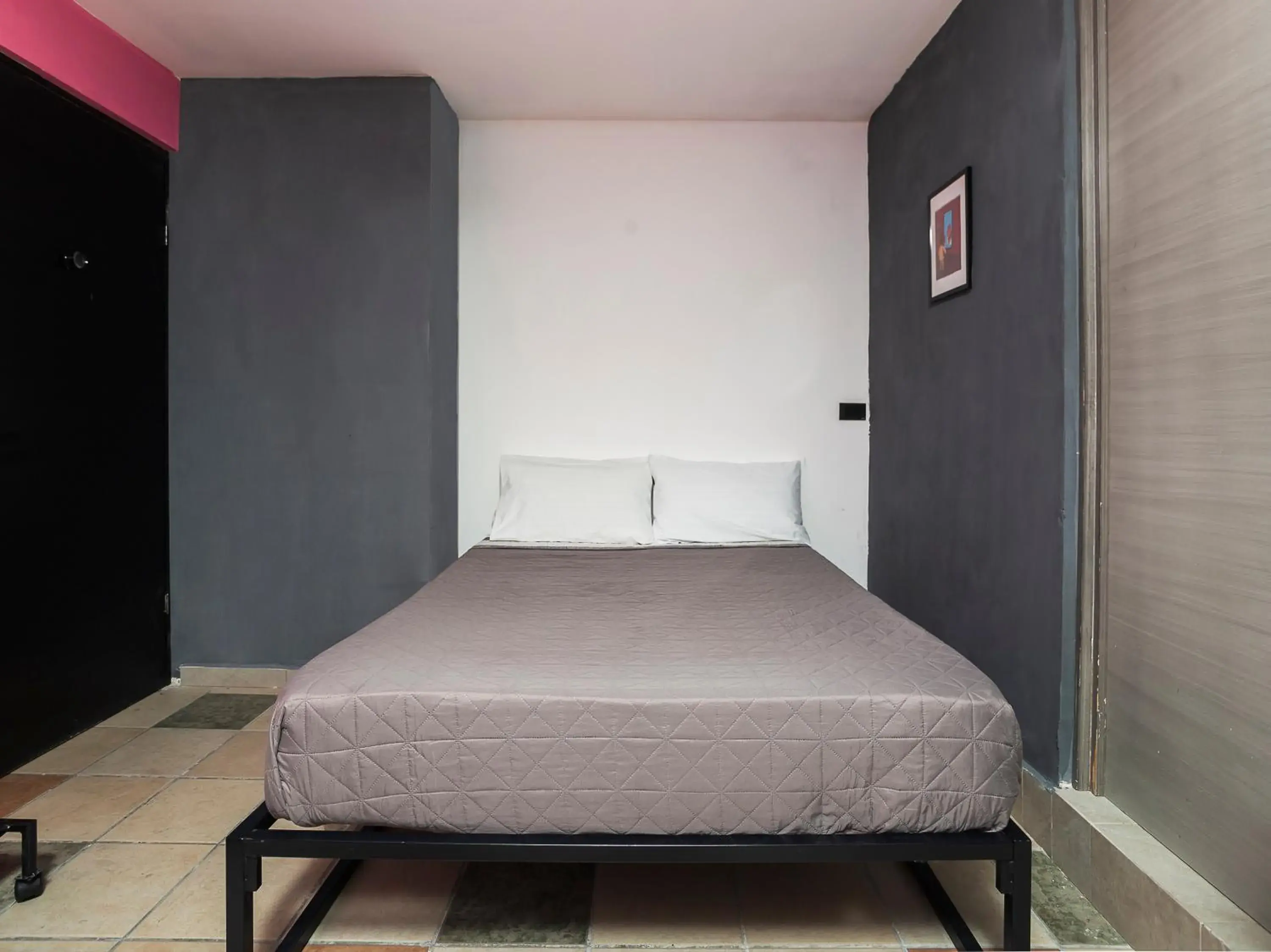 Bedroom, Bed in Adhoc Cintermex Bedroom, Bed in Adhoc Cintermex