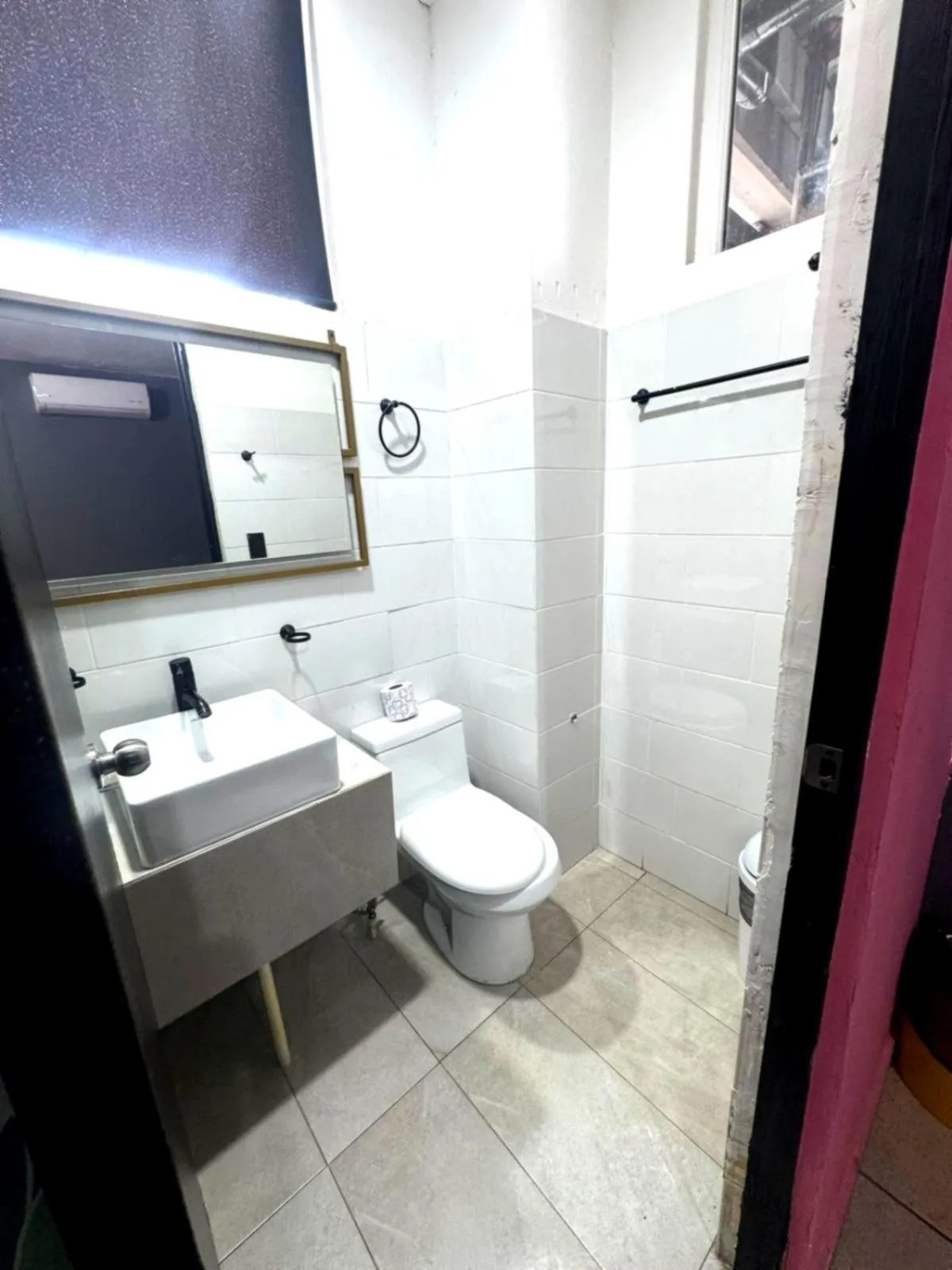 Bathroom in Adhoc Cintermex