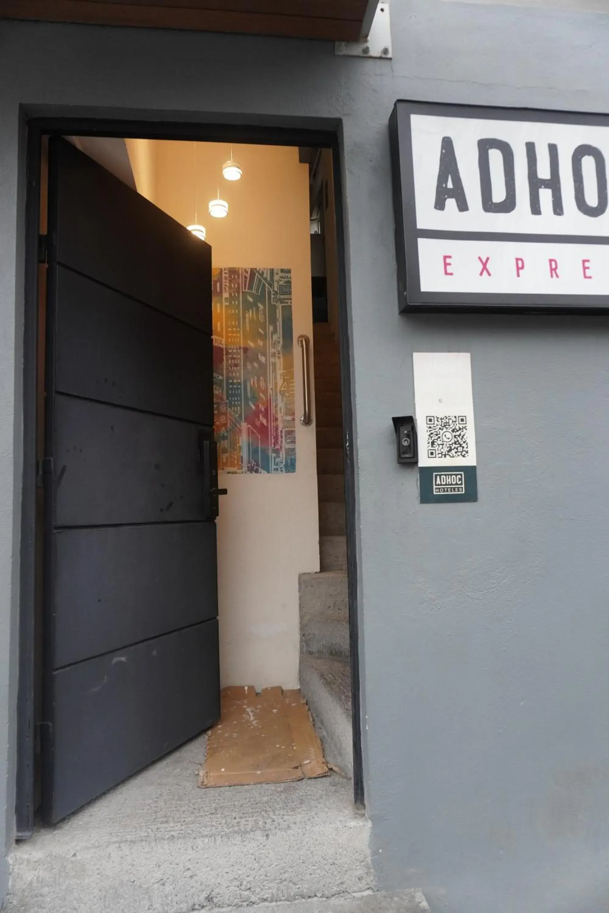 Facade/entrance in Adhoc Cintermex Facade/entrance in Adhoc Cintermex