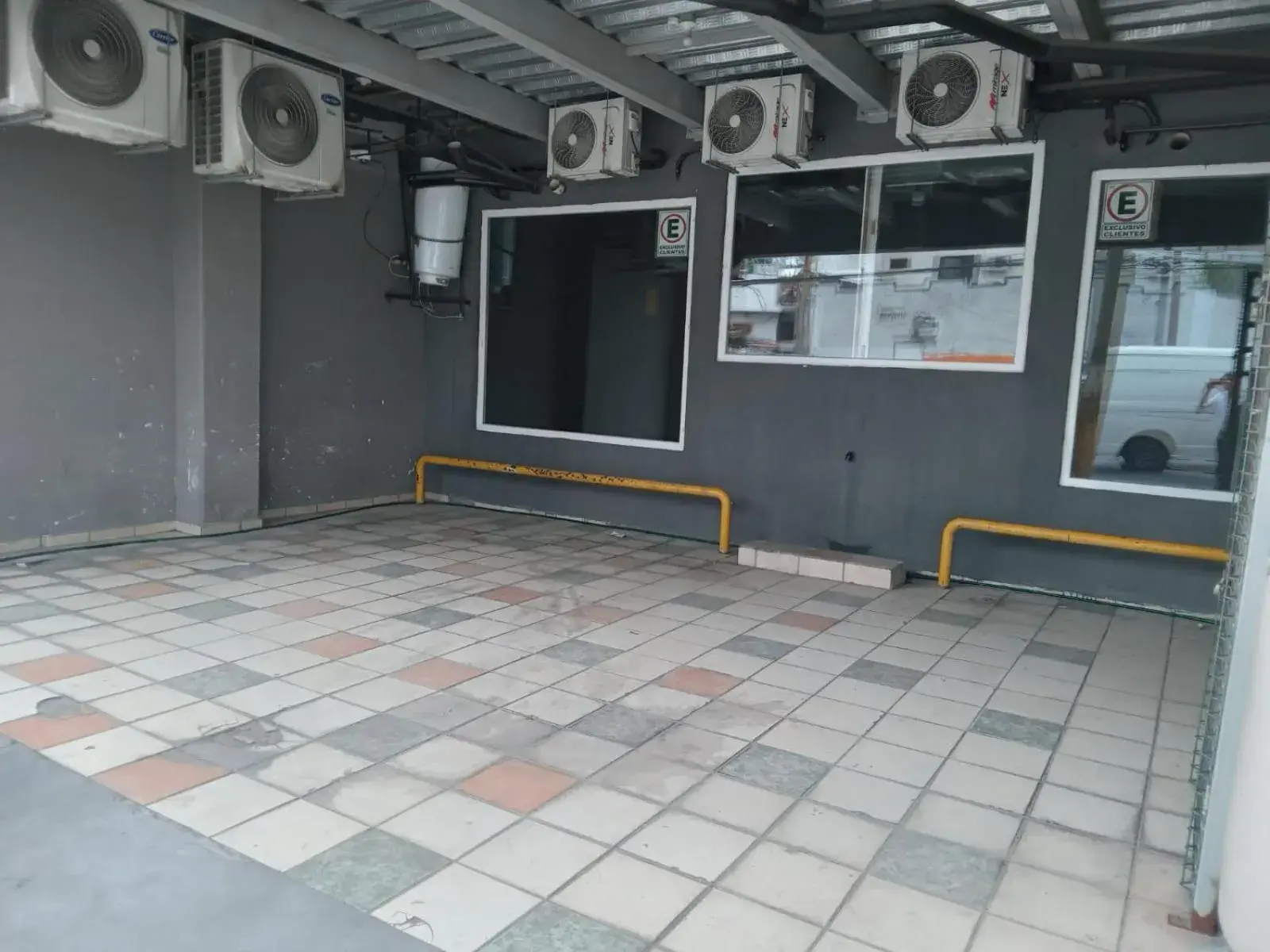 Parking in Adhoc Cintermex Parking in Adhoc Cintermex