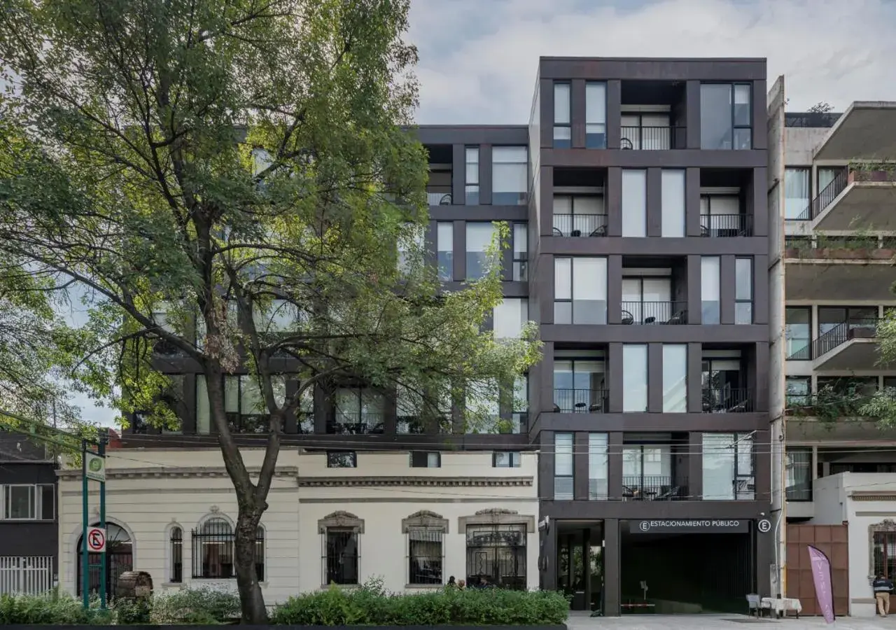 Property building in Cuadra 134 Residencial Condesa Property building in Cuadra 134 Residencial Condesa