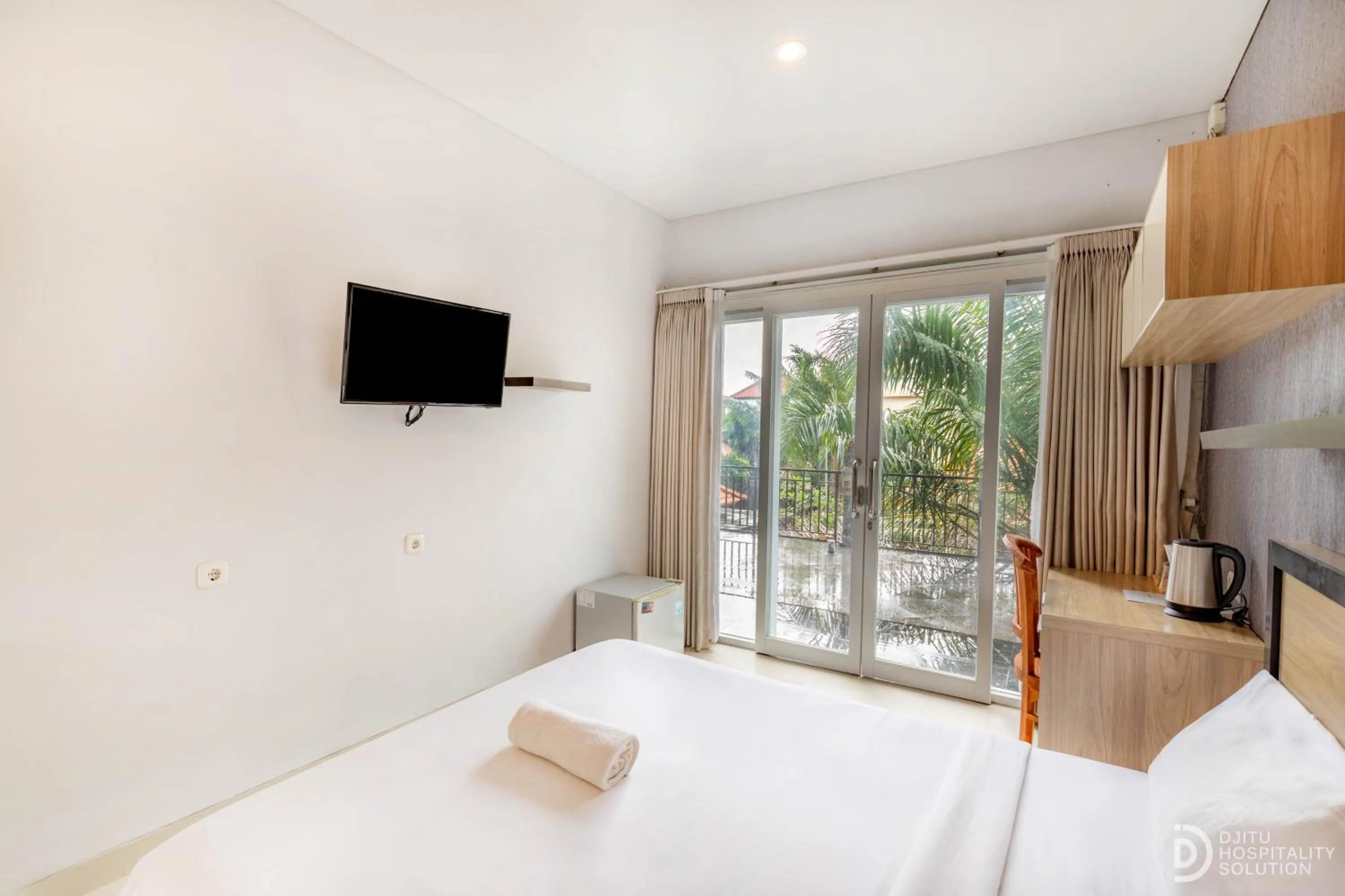 TV and multimedia, Bed in Double A House