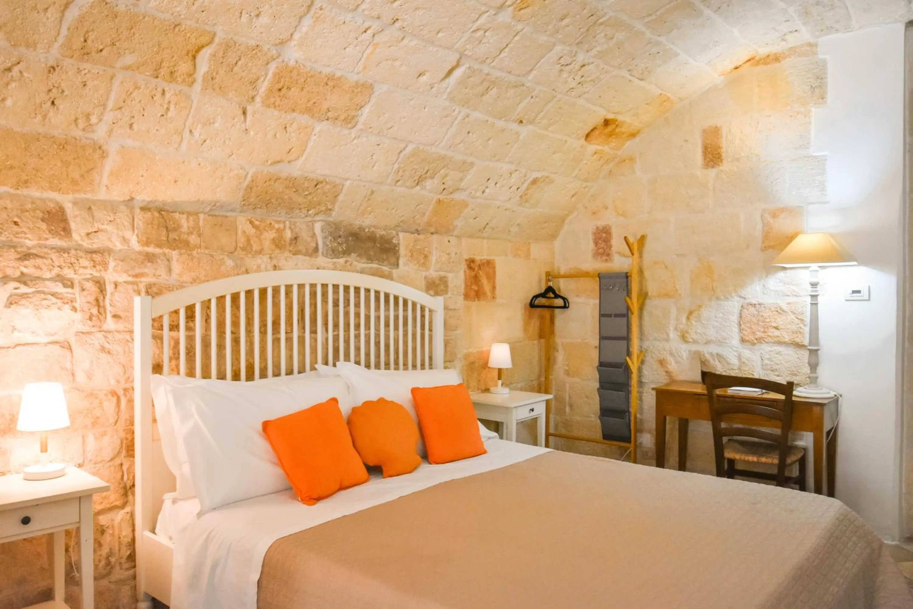 Photo of the whole room, Bed in Cuore di Pietra - Housea