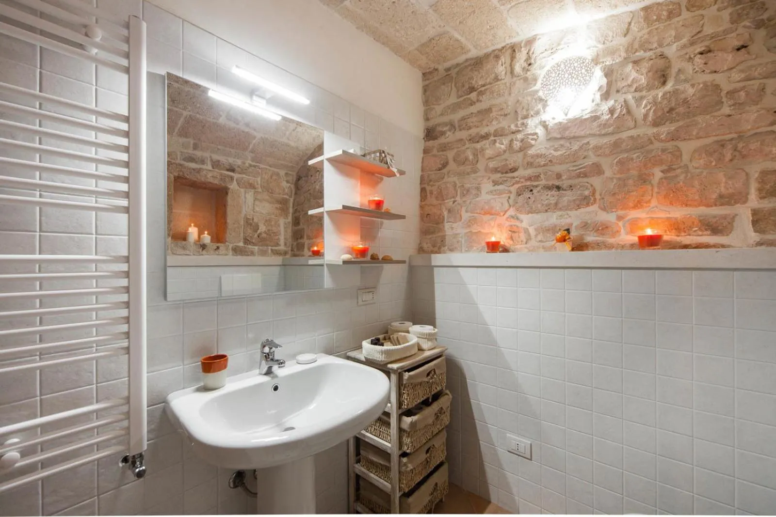 Bathroom in Cuore di Pietra - Housea