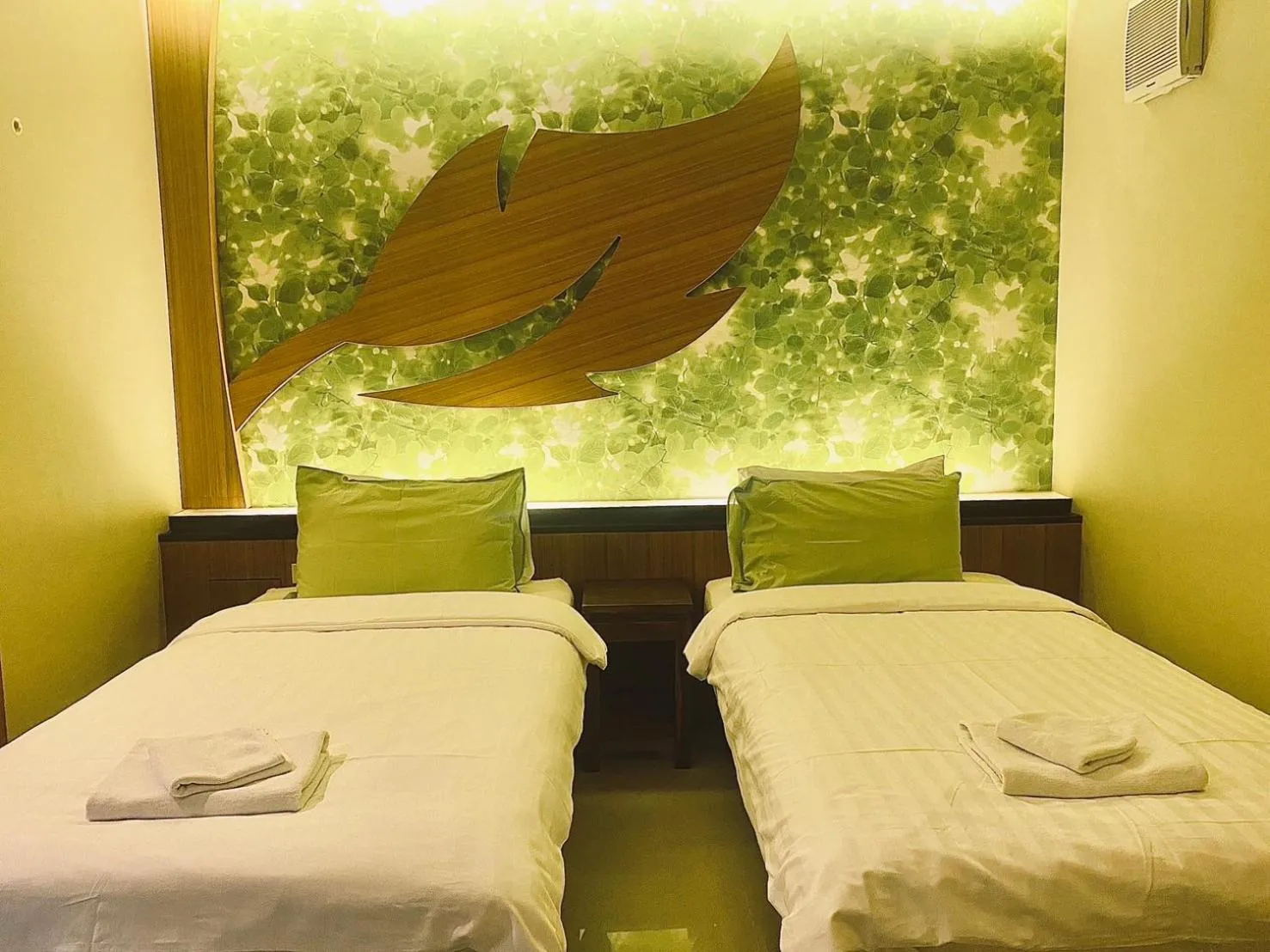 Bedroom, Bed in Le Ram Hotel No window