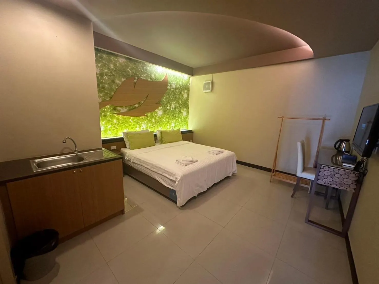 Bed in Le Ram Hotel No window