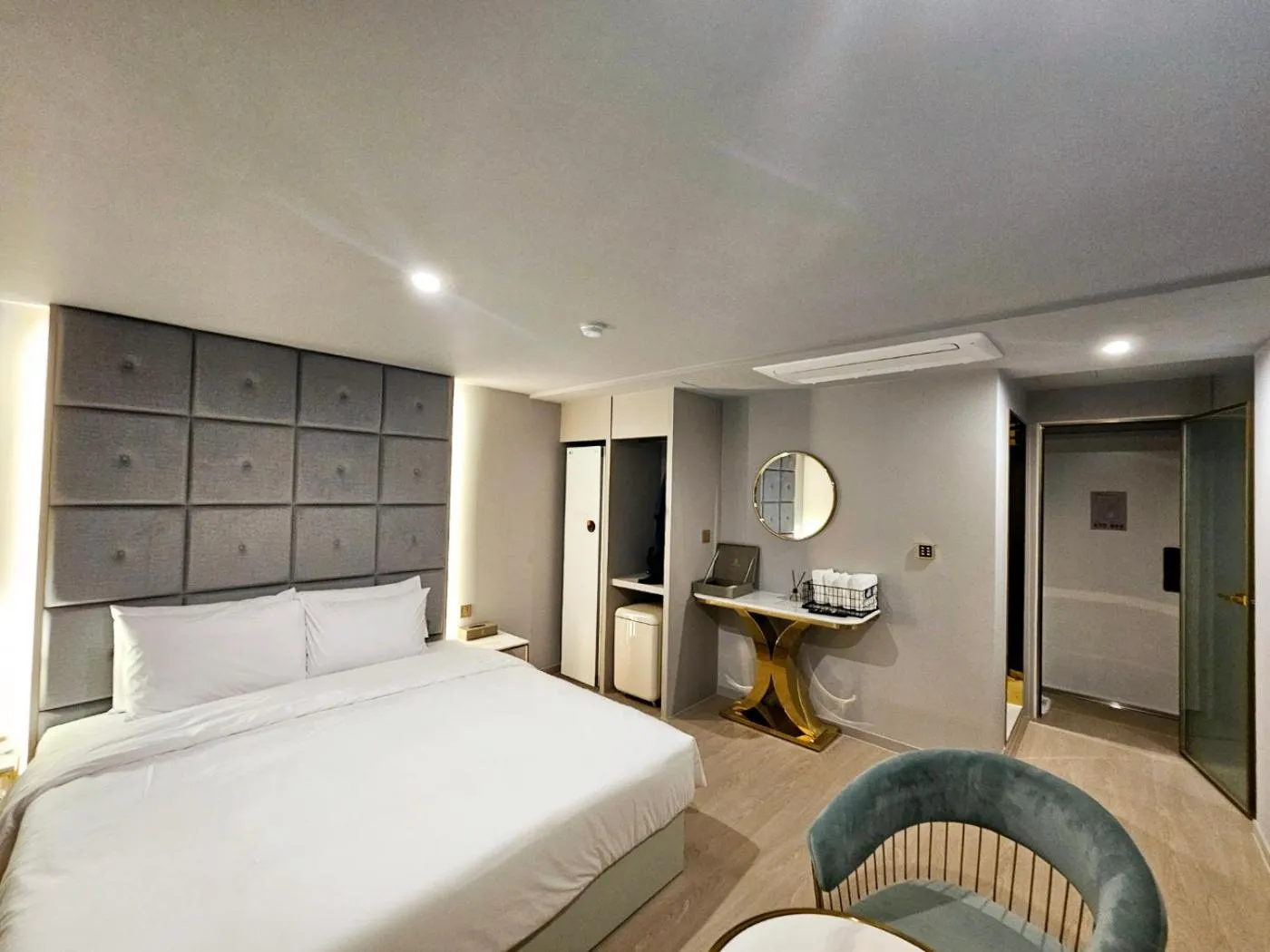 Bed in Daeyeon Grandis Hotel