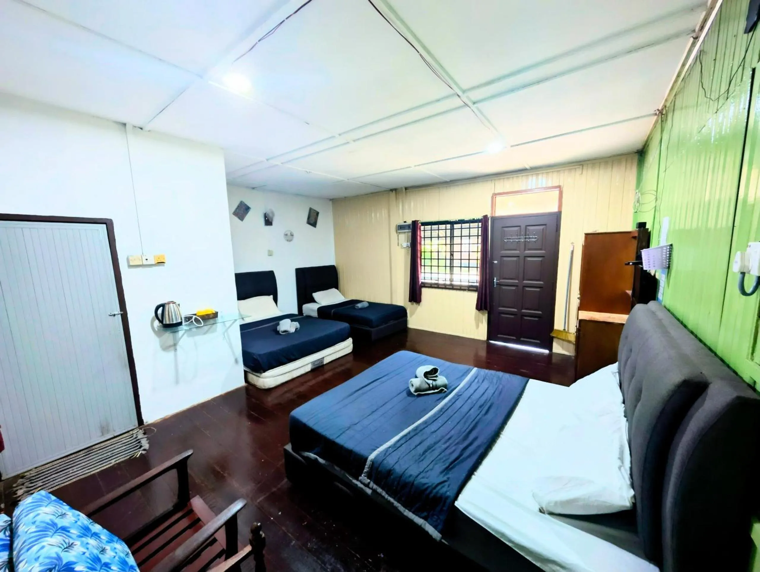 Bed in Marang Guesthouse Resort