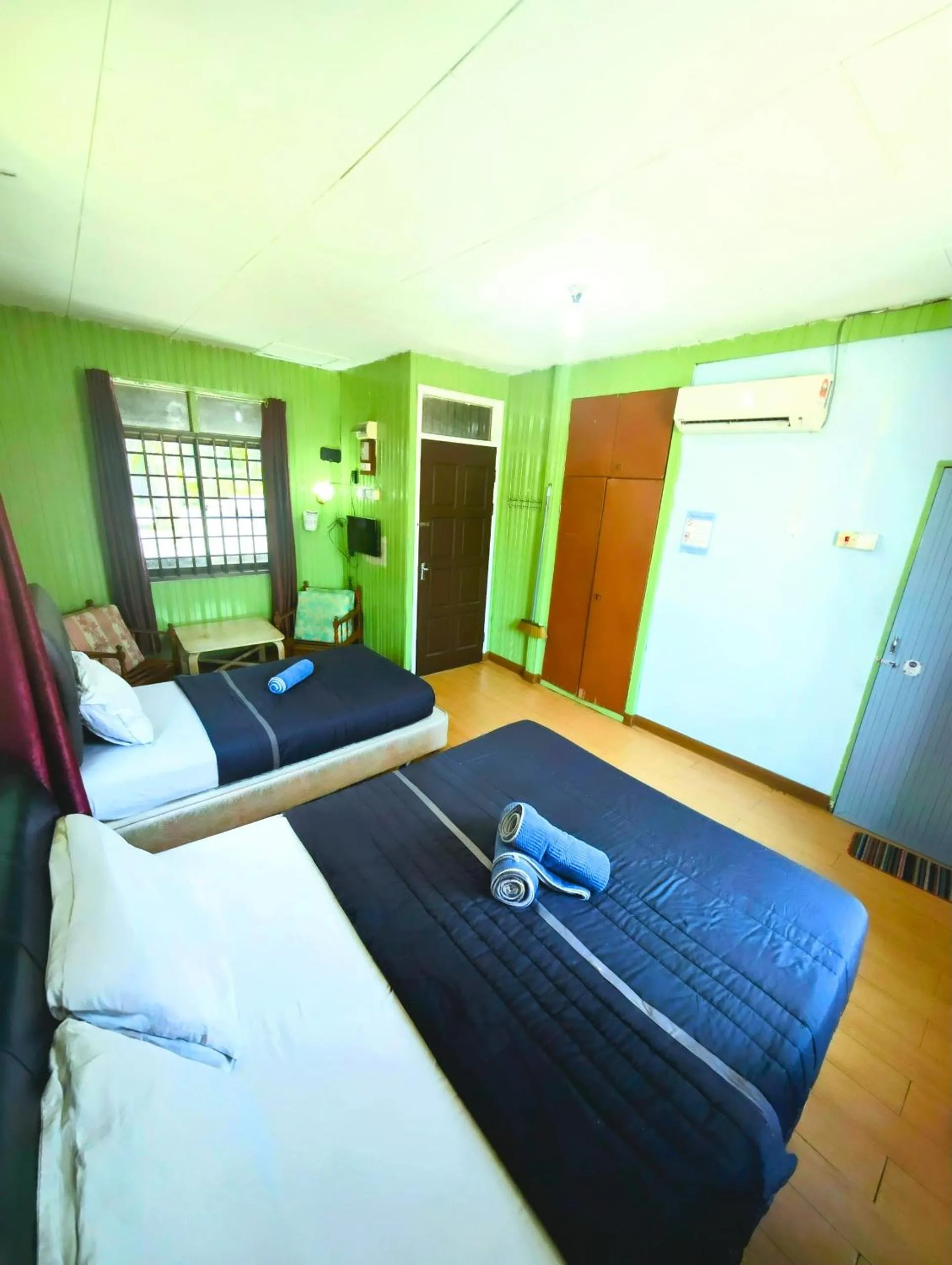 Bed in Marang Guesthouse Resort
