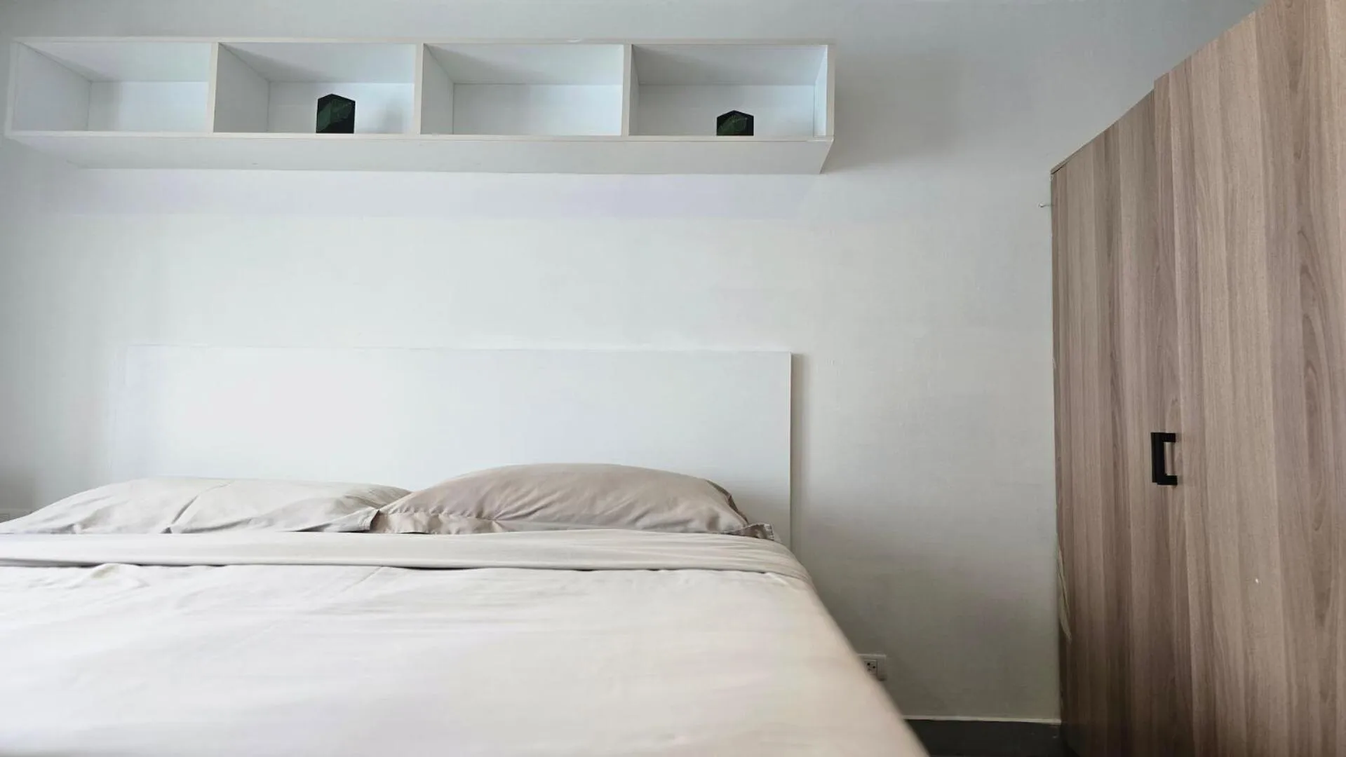 Bed in Island Escape 1BR T1-206