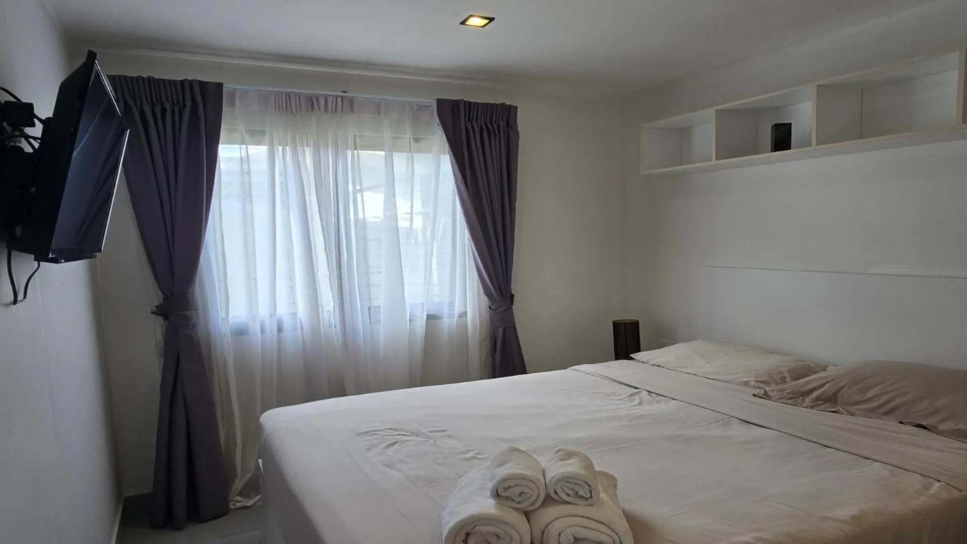 Bed in Island Escape 1BR T1-206