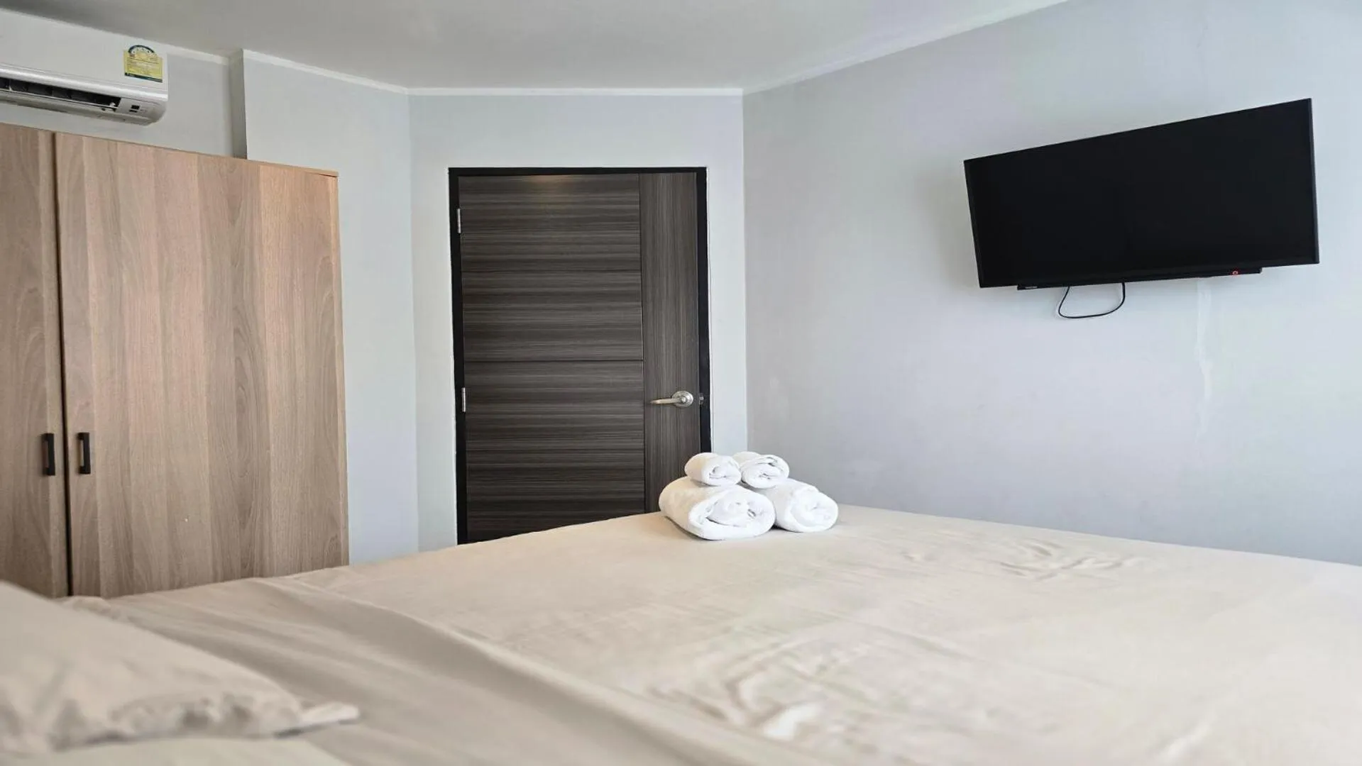 Bed in Island Escape 1BR T1-206