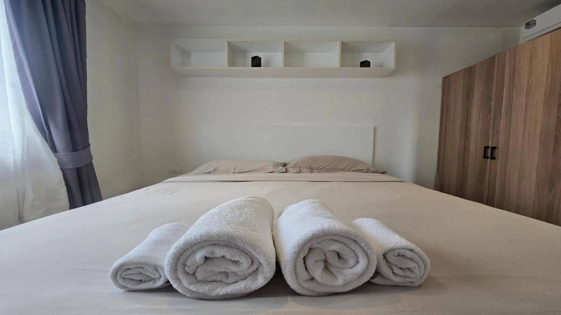 Bed in Island Escape 1BR T1-206