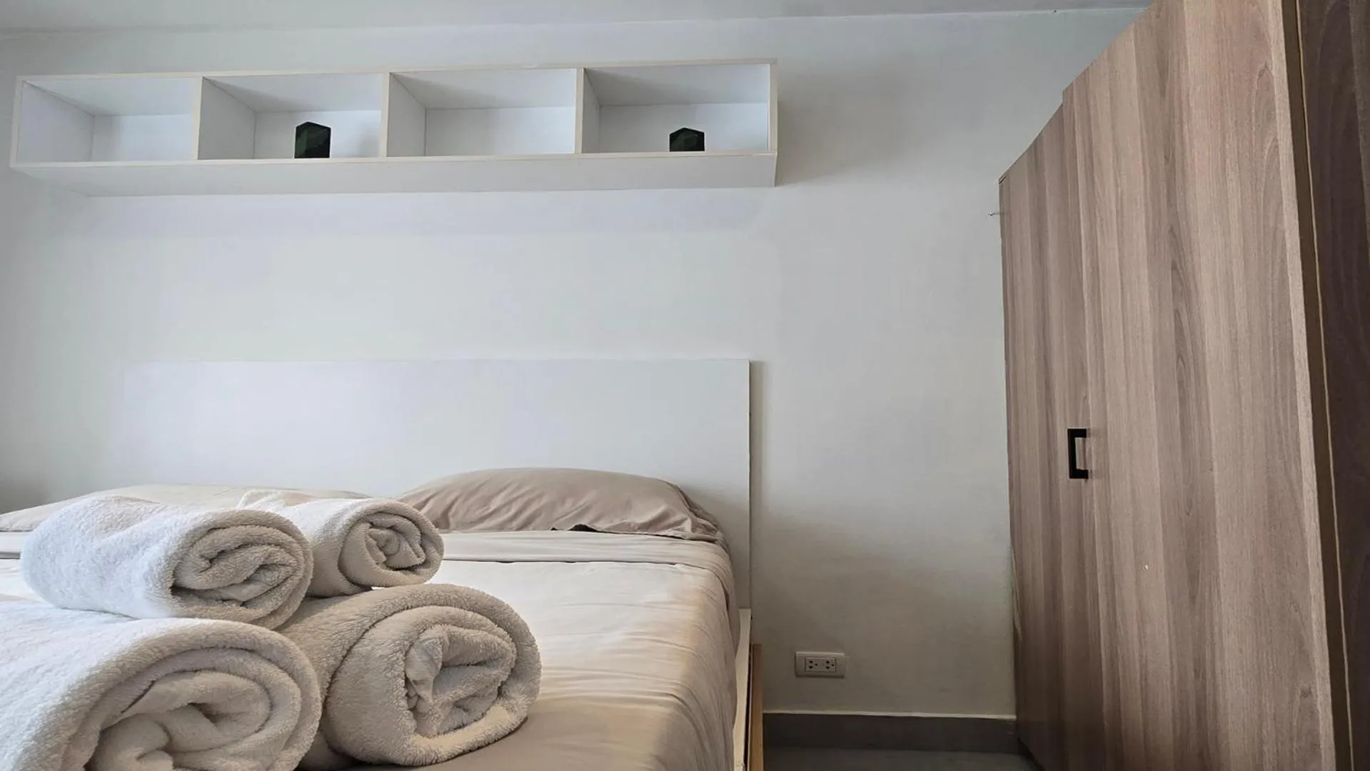 Bed in Island Escape 1BR T1-206