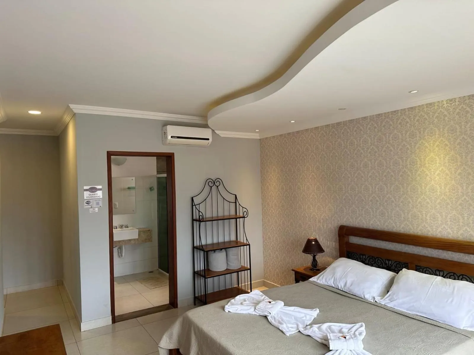 air conditioner, Bed in Pousada Maria Monteiro Tiradentes