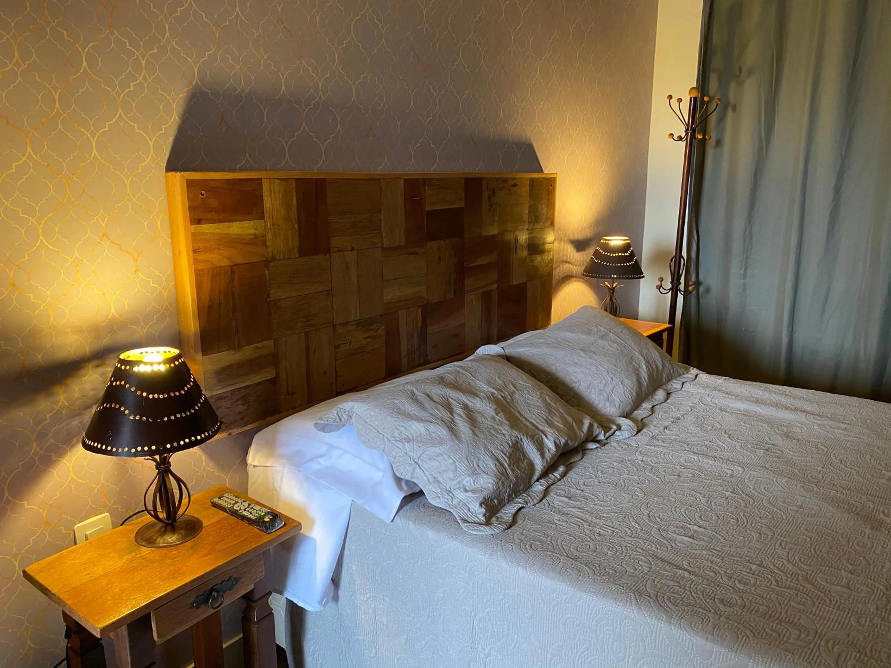 Property building, Bed in Pousada Maria Monteiro Tiradentes