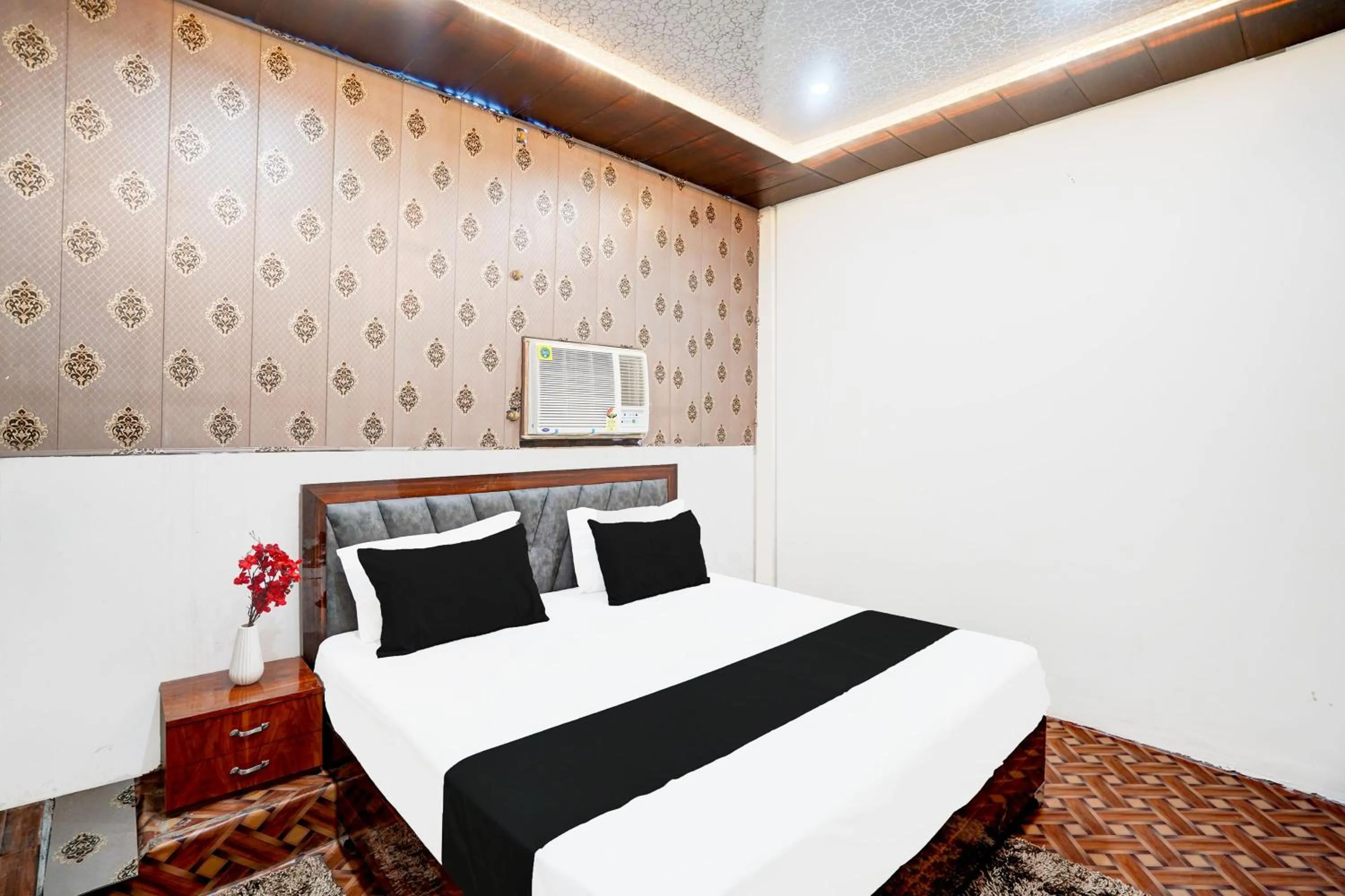 Facade/entrance in Hotel O by OYO ABHIK GRAND