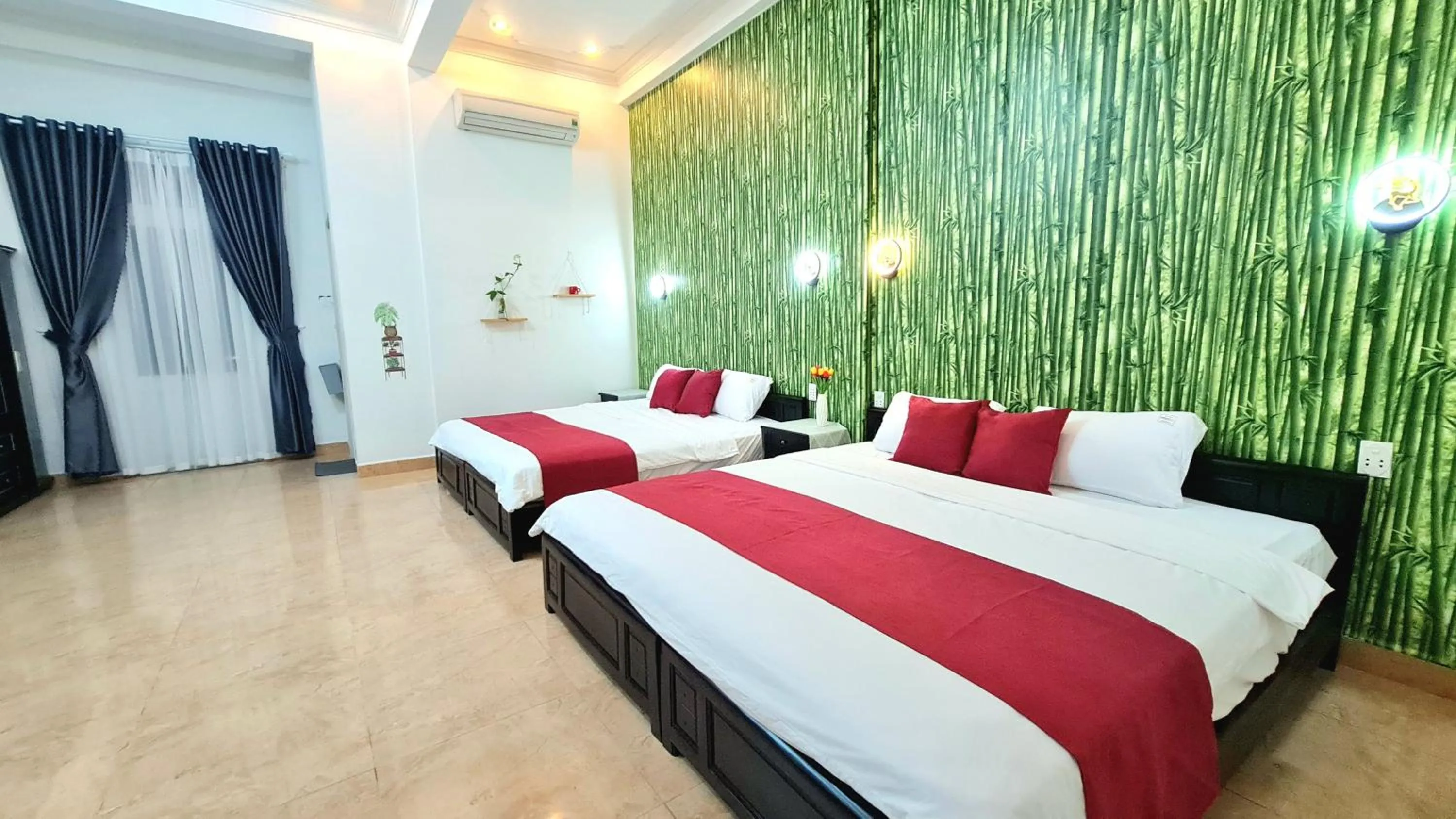 Bed in Minh Trang Villa Hoi An -BBQ Garden