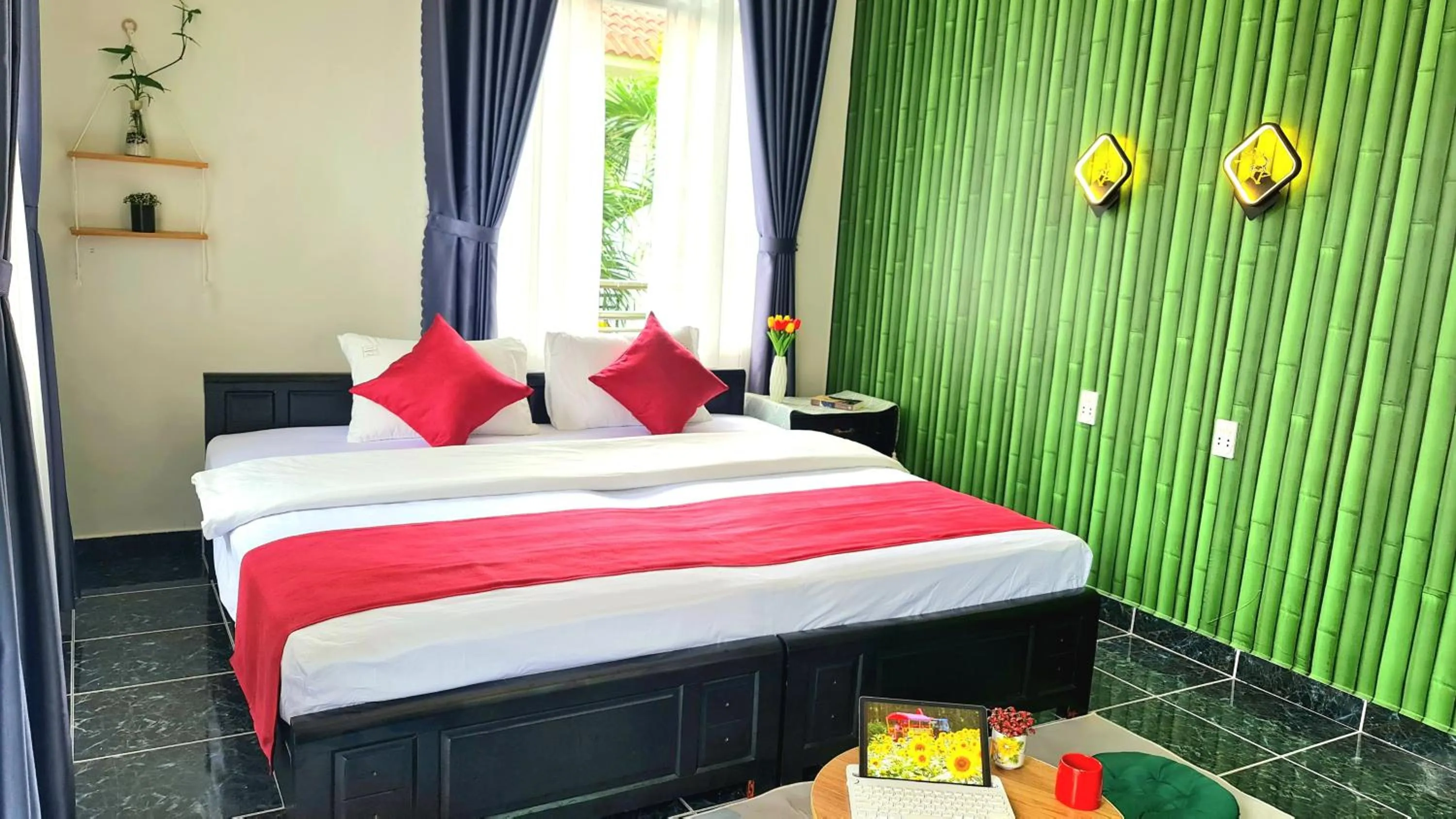 Bed in Minh Trang Villa Hoi An -BBQ Garden