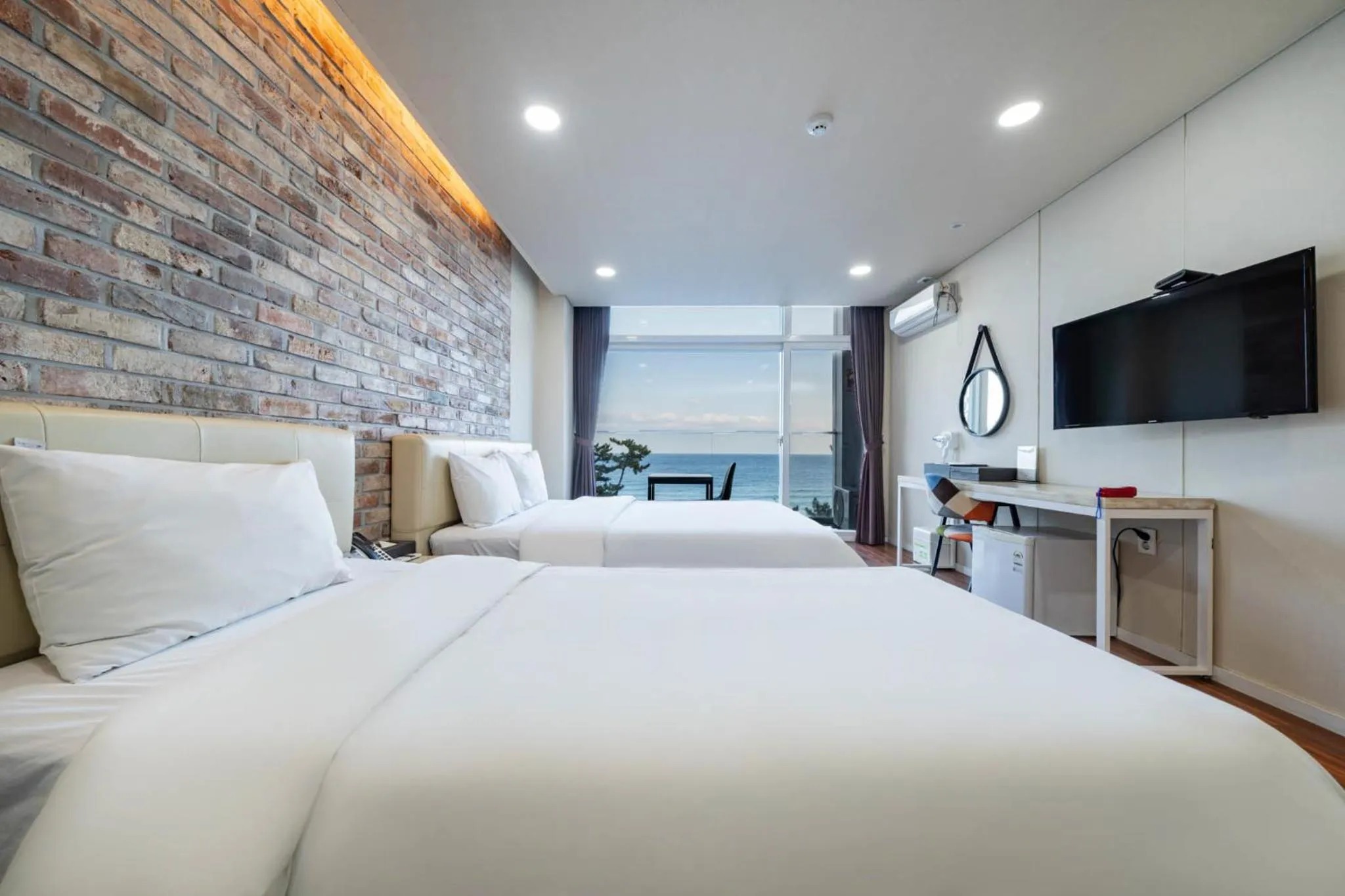 Gangneung Gyeongpodae Hotel Cube