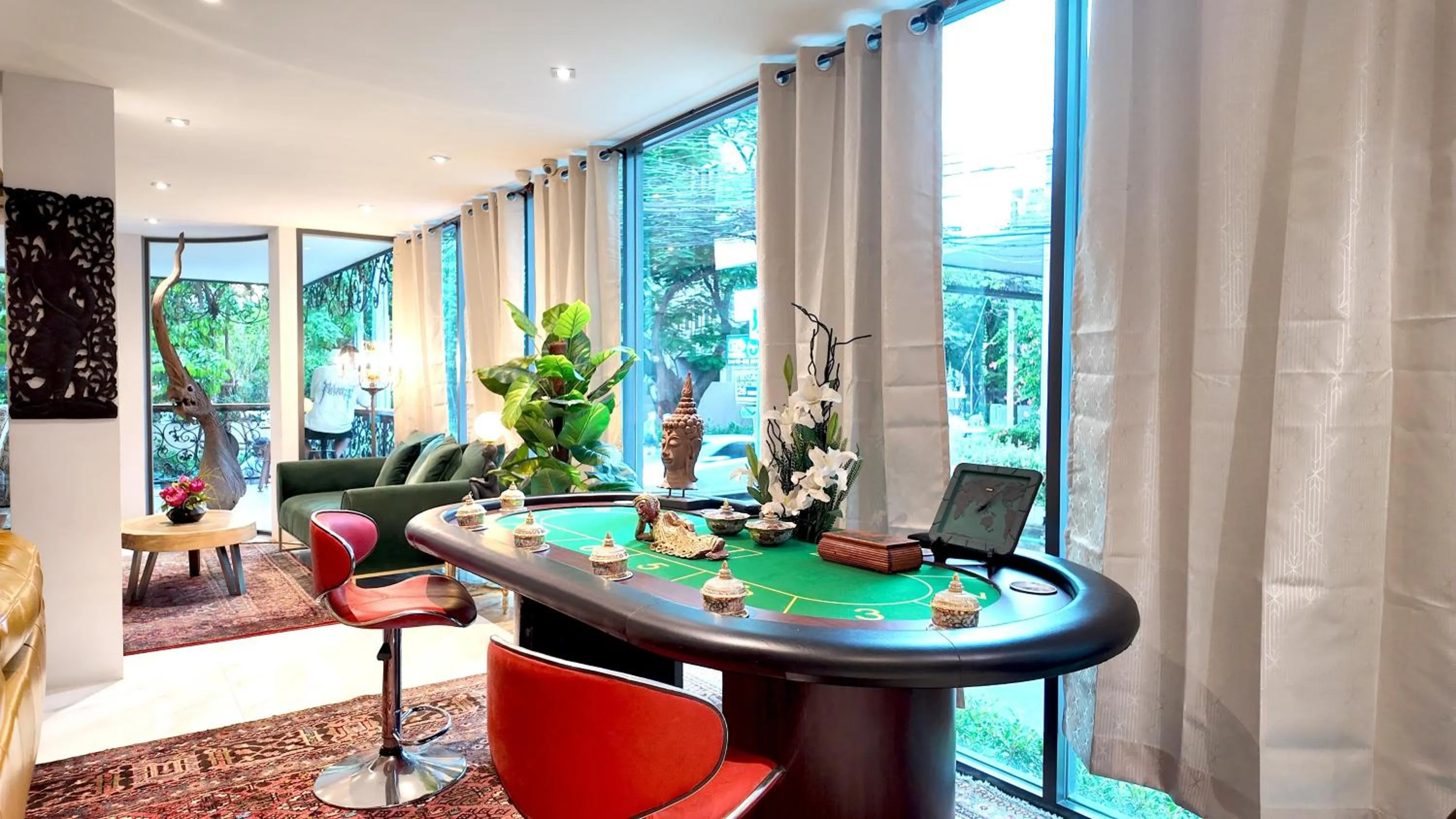 Decorative detail in Syama Mansion Phromphong