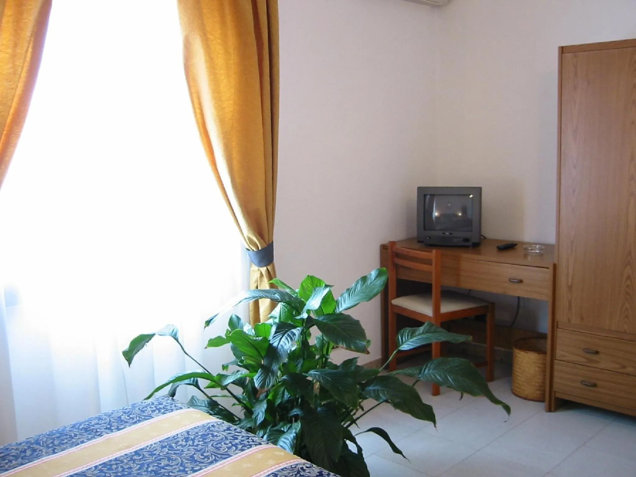 Decorative detail, Bed in Hotel Su Giudeu