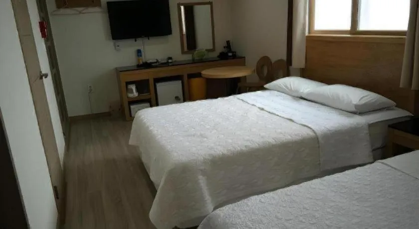 Bed in Seogwipo (Seongsan) Beach Hotel