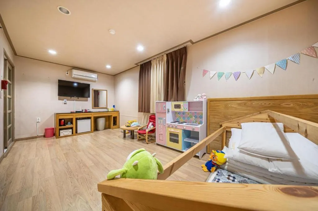 Bed in Seogwipo (Seongsan) Beach Hotel