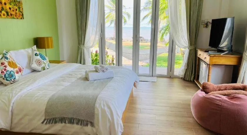 Bed in Sea Coco Resort