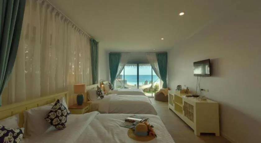 Bed in Sea Coco Resort