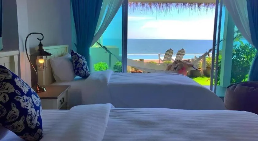 Bed in Sea Coco Resort