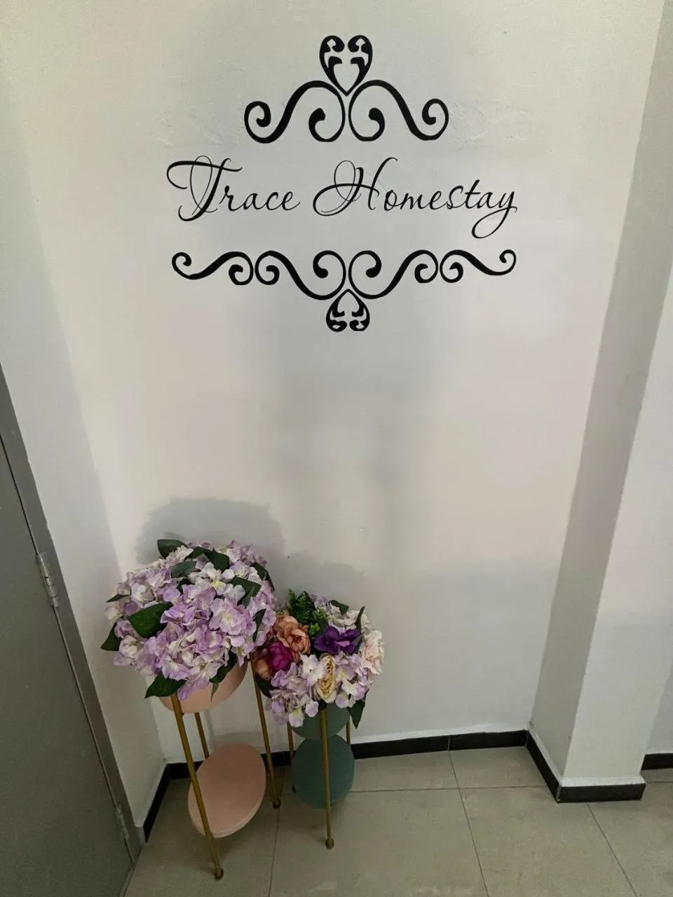 Decorative detail in Trace Cozy Place