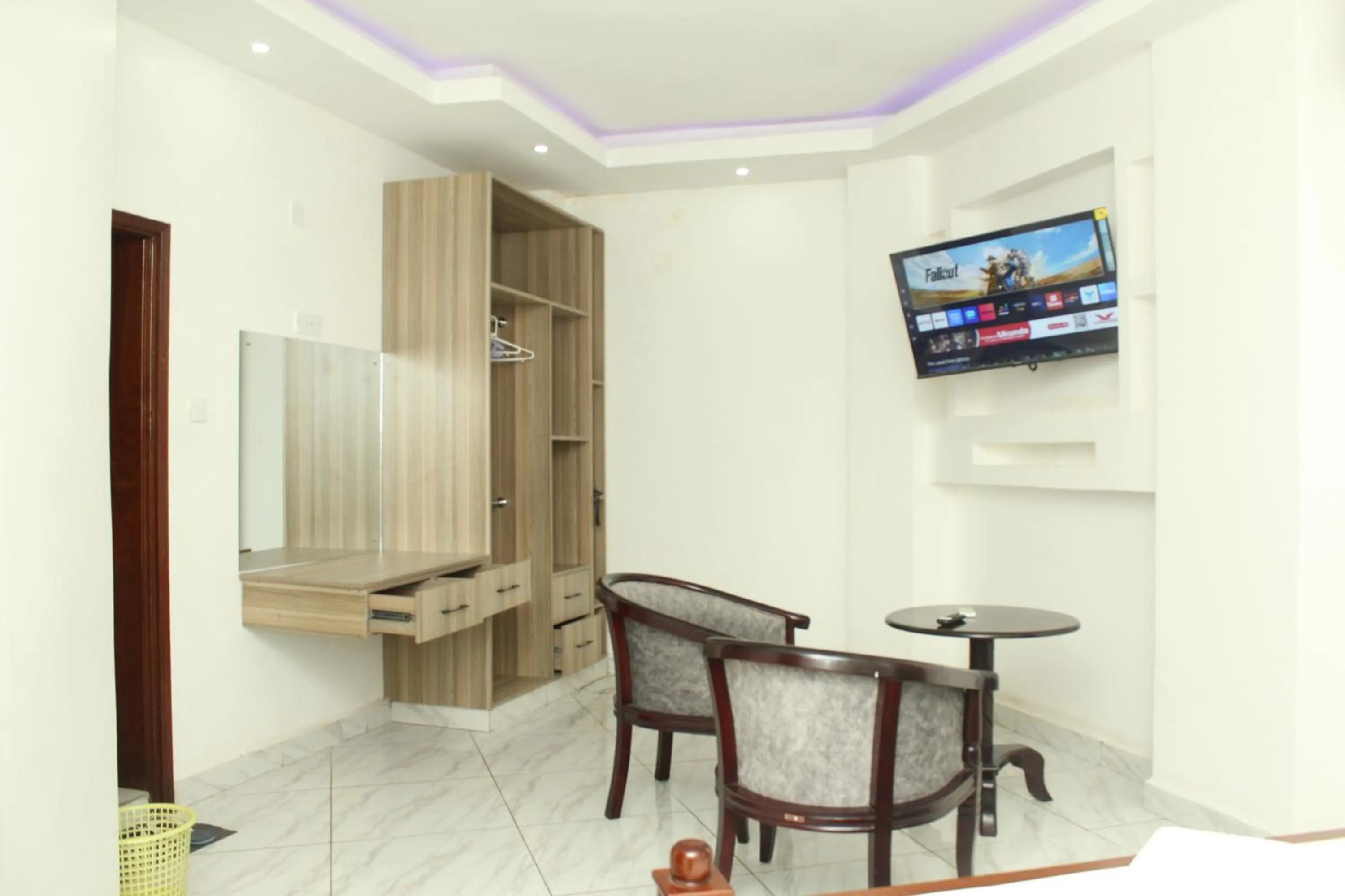 Seating area in Regency Park Hotel