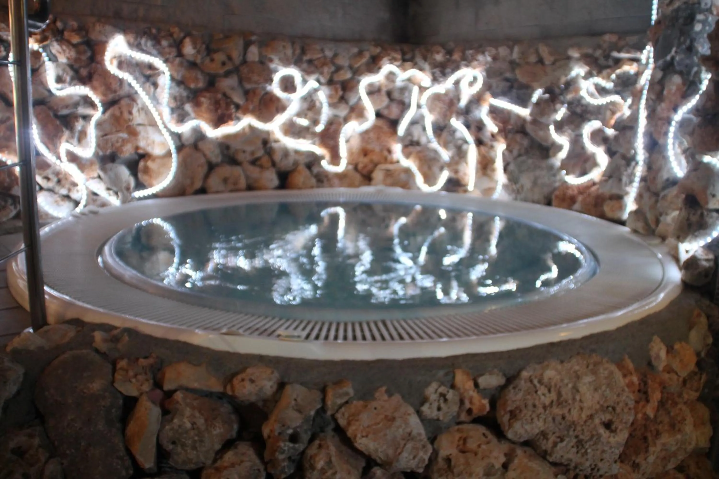 Hot Tub in Hotel Palacio de Oñate