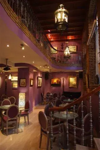Lounge or bar in Hotel Palacio de Oñate Lounge or bar in Hotel Palacio de Oñate