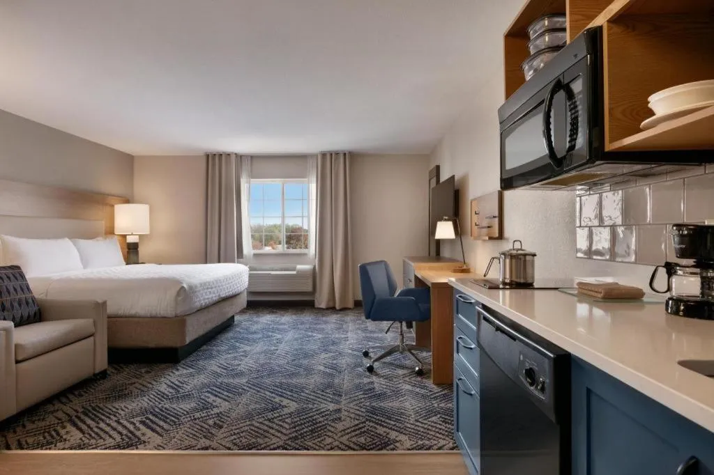 Bed in Candlewood Suites Springfield By IHG