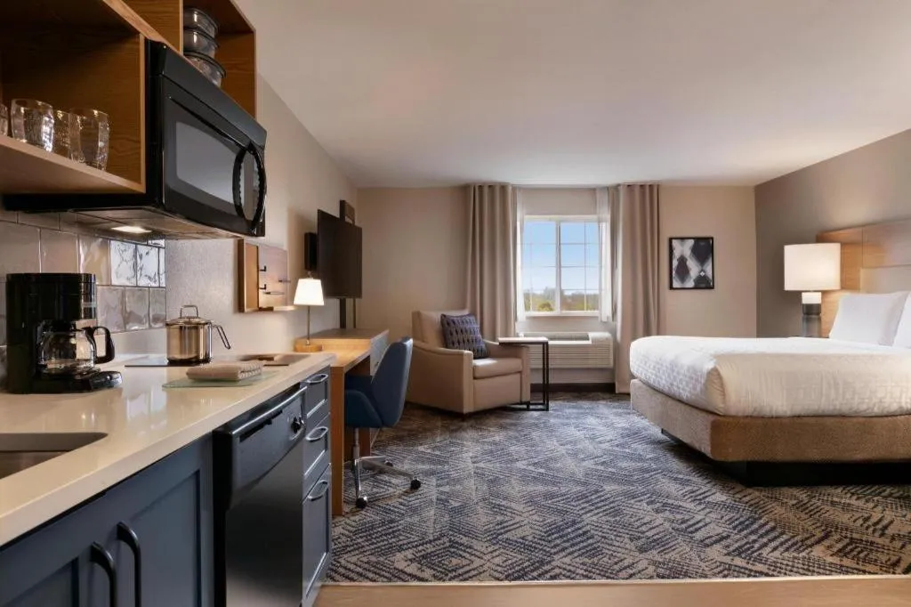 Bed in Candlewood Suites Springfield By IHG